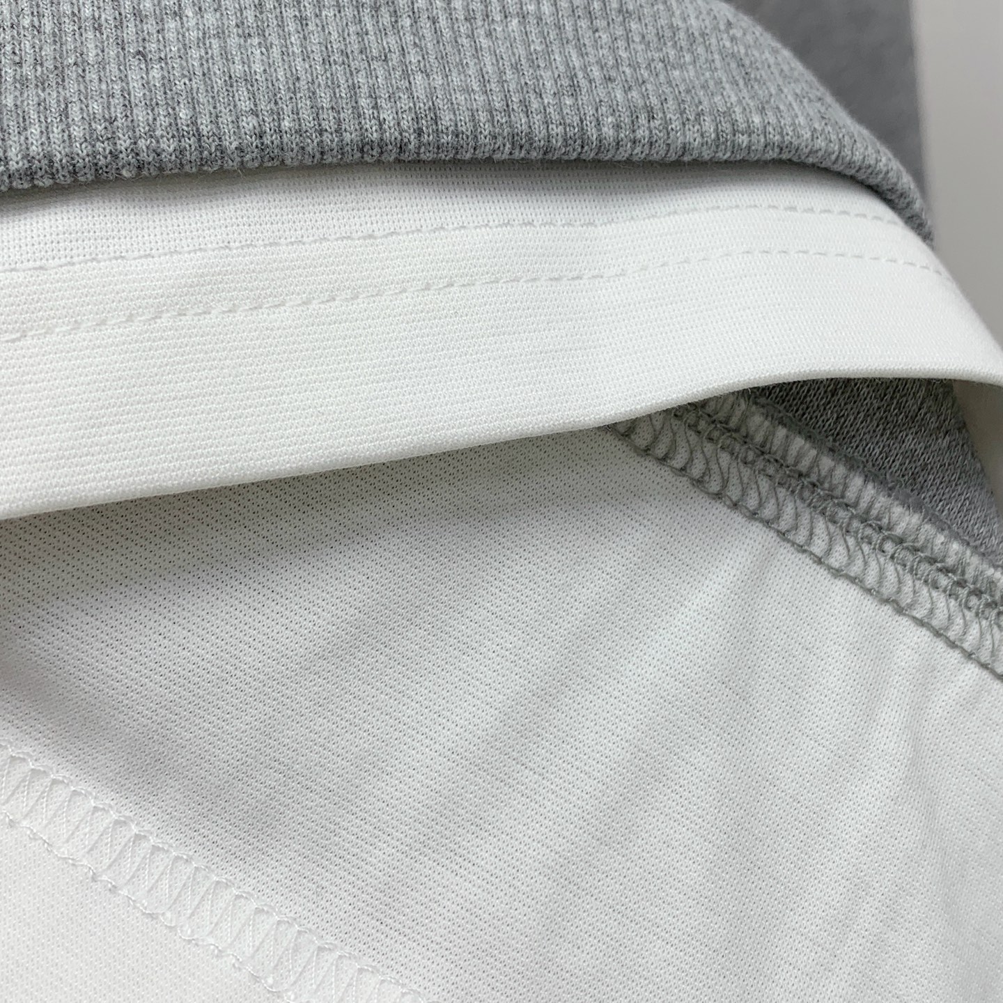 P纪梵希25SS【新品】最新最顶级版本精美工艺圆领卫衣，最顶级的品质专柜原单套头衫，顶级制作工艺进口面料