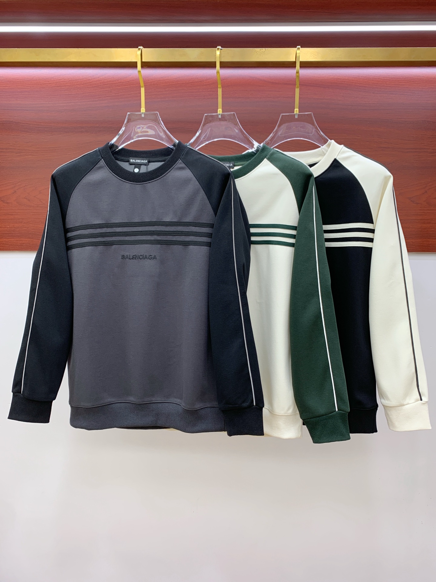 P巴黎世家25SS【新品】最新最顶级版本精美工艺圆领卫衣，最顶级的品质专柜原单套头衫，顶级制作工艺进口面