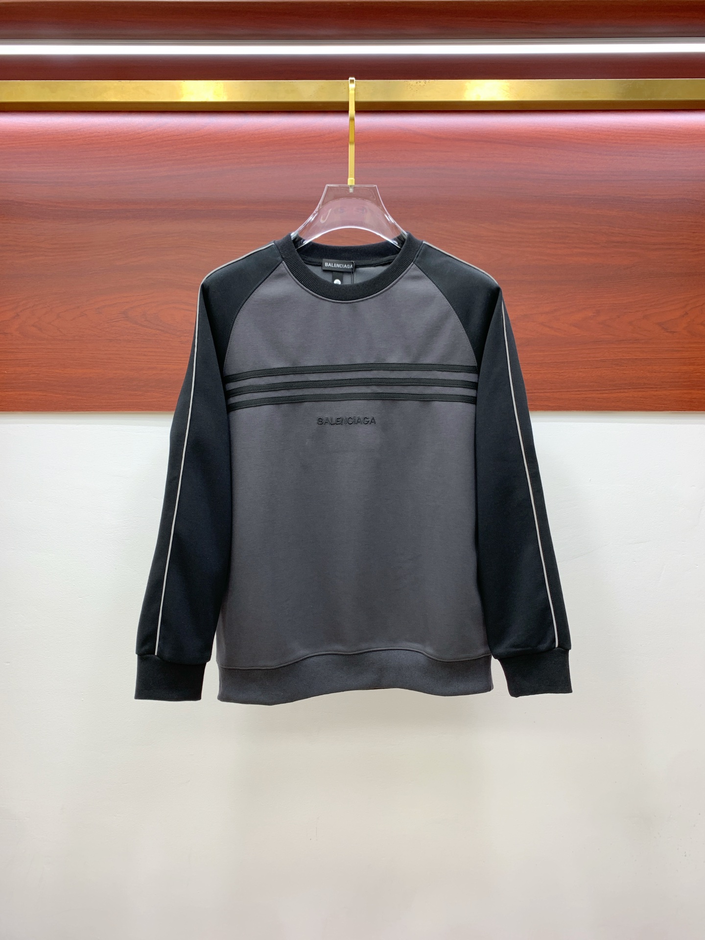 P巴黎世家25SS【新品】最新最顶级版本精美工艺圆领卫衣，最顶级的品质专柜原单套头衫，顶级制作工艺进口面
