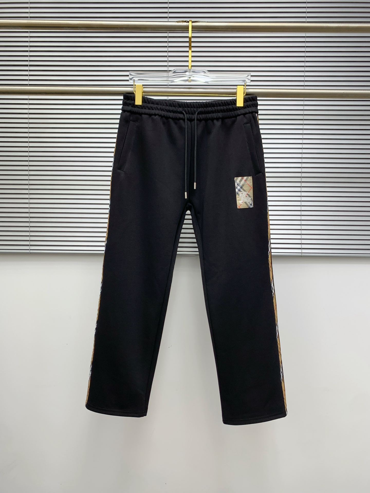 Burberry Black Cotton Blend Zip-Up Jacket & Jogger Set with Check Details 8 i1756824367922 4446 0 6