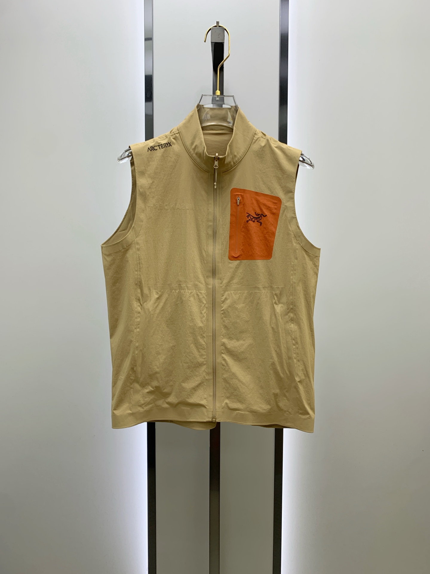 P始祖鸟25ss早秋【新品】双面马甲爆款 秋冬专柜新款休闲时尚夹克外套！超前卫设计风格 细腻舒适 穿着非