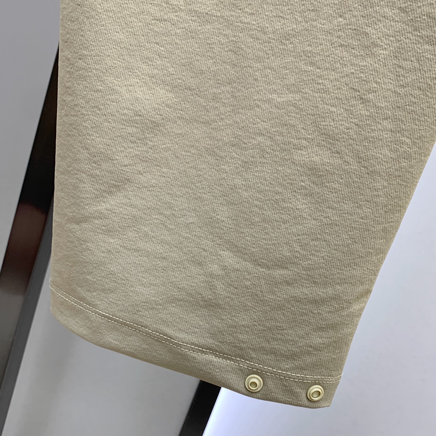 P普拉达秋冬25ss【新品】休闲裤金典再次出现，原单订制高品质时尚休闲裤。超级百搭款。独家定制面料，挺阔