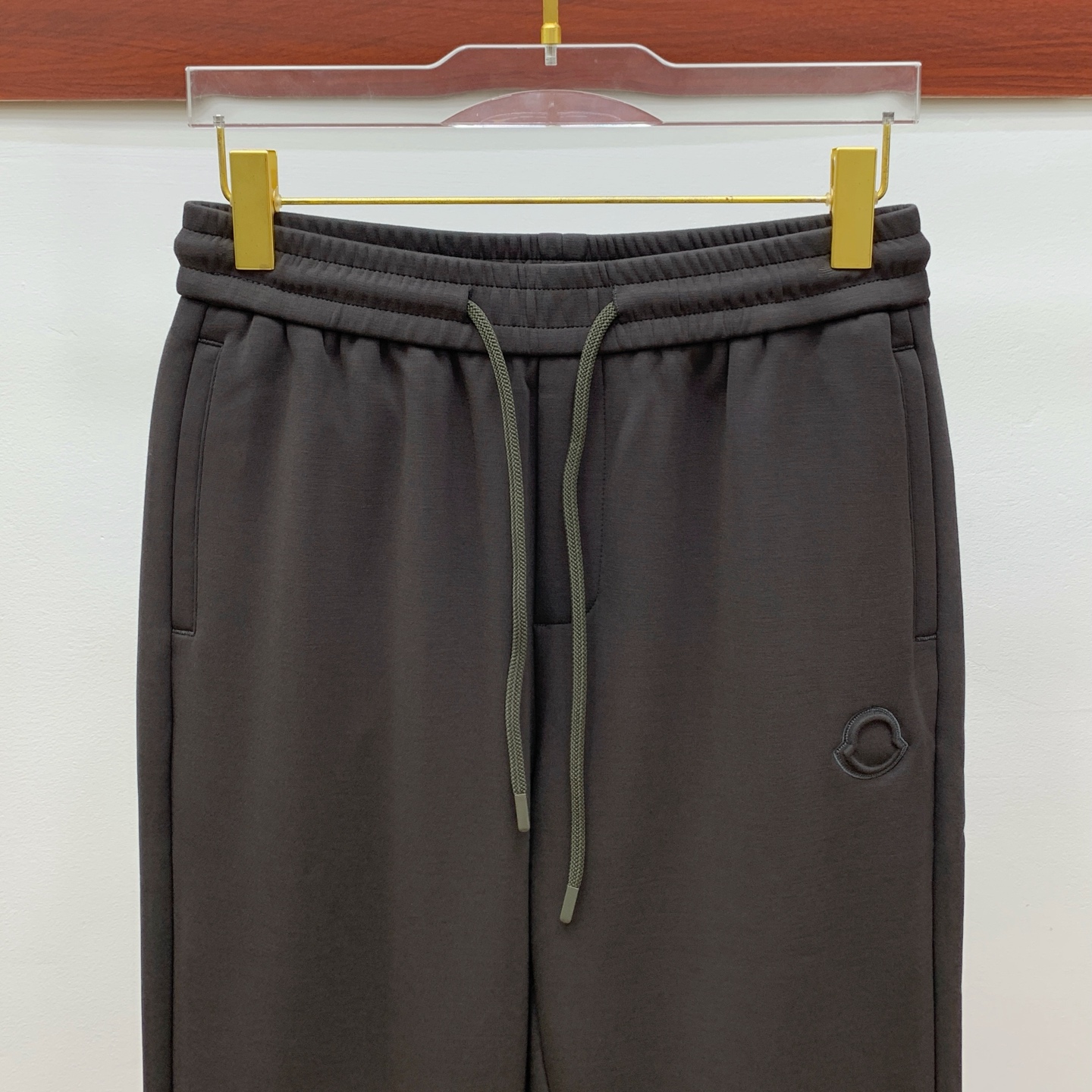 蒙口💥独家专供新款休闲裤 高端版本！专柜定制面料 舒适度高，细节无可挑剔，品牌元素设计理念，体现高品质。