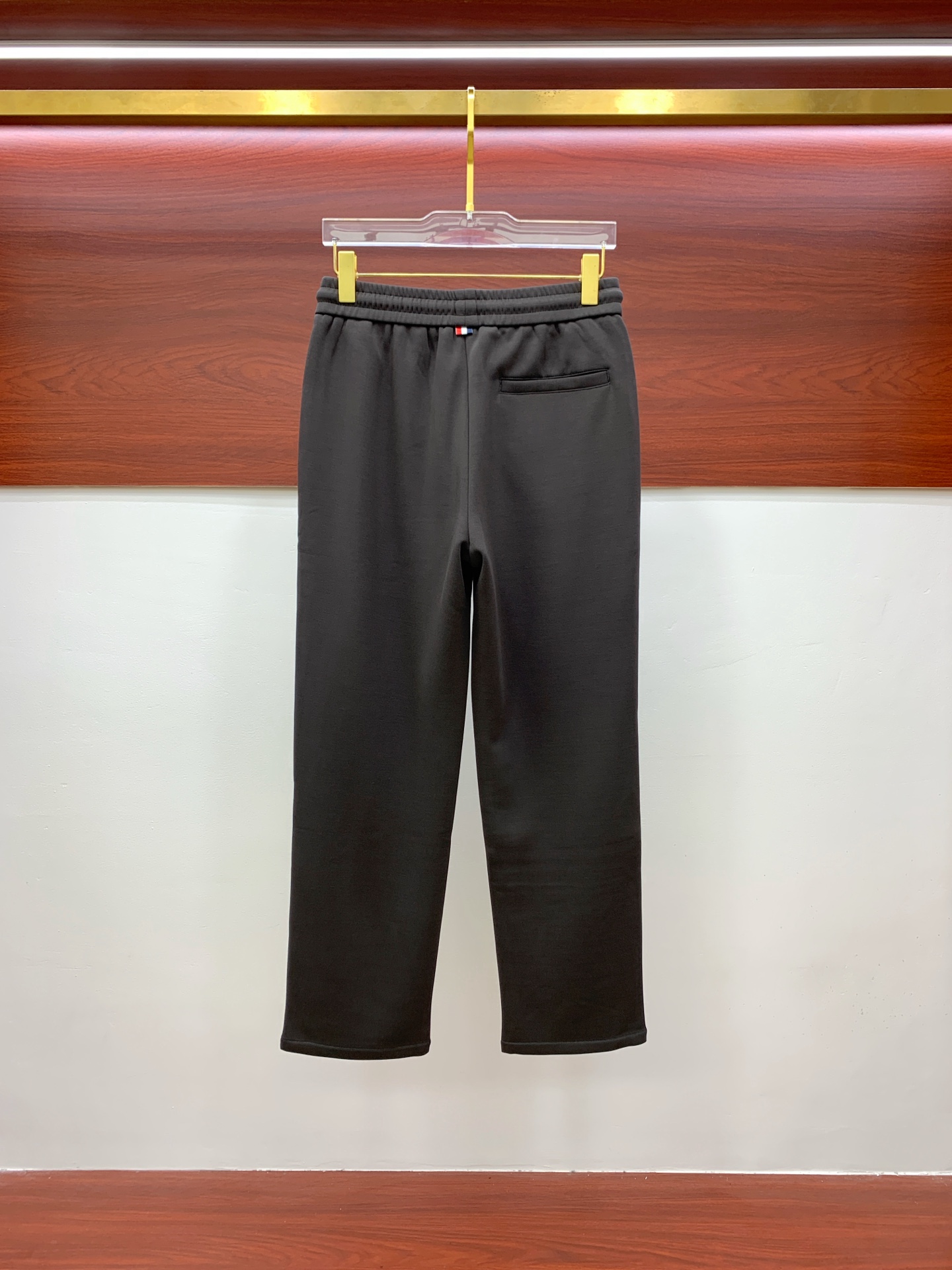 蒙口💥独家专供新款休闲裤 高端版本！专柜定制面料 舒适度高，细节无可挑剔，品牌元素设计理念，体现高品质。