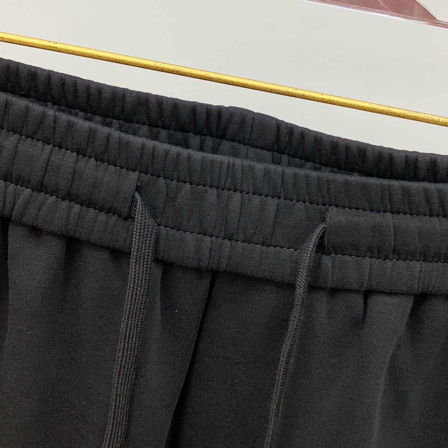 alo💥独家专供新款休闲裤 高端版本！专柜定制面料 舒适度高，细节无可挑剔，品牌元素设计理念，体现高品质