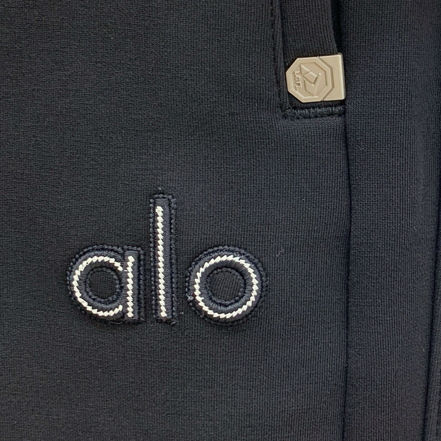 alo💥独家专供新款休闲裤 高端版本！专柜定制面料 舒适度高，细节无可挑剔，品牌元素设计理念，体现高品质