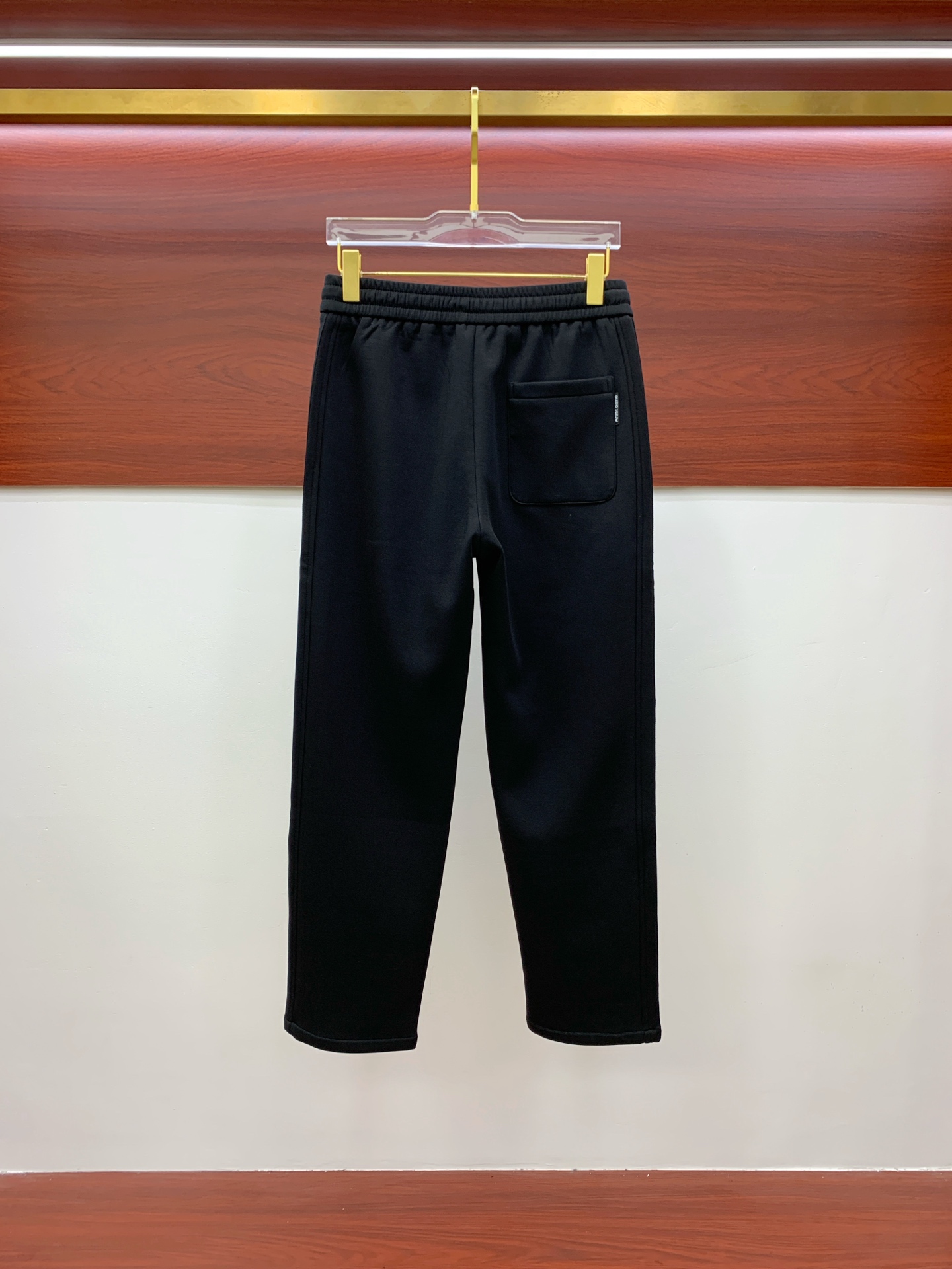 alo 💥独家专供新款休闲裤 高端版本！专柜定制面料 舒适度高，细节无可挑剔，品牌元素设计理念，体现高品