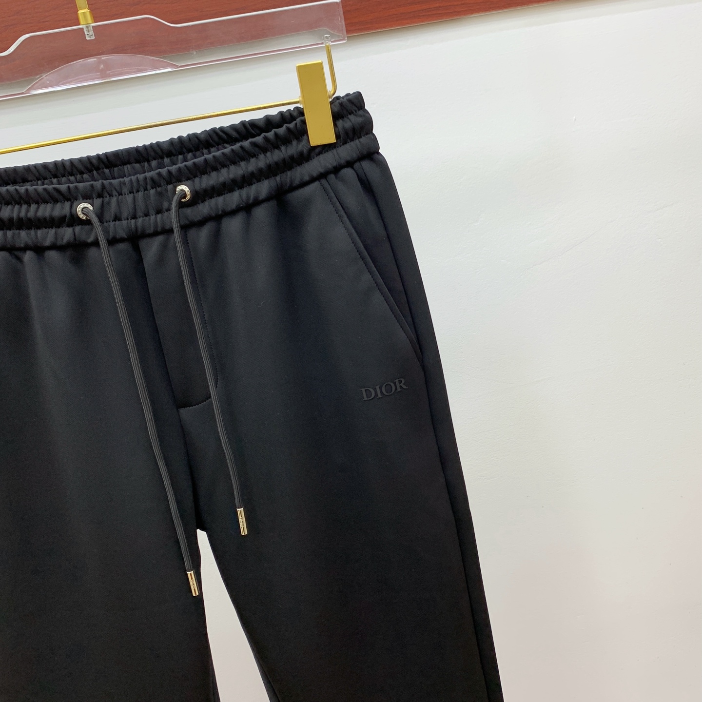 迪奥💥独家专供新款休闲裤 高端版本！专柜定制面料 舒适度高，细节无可挑剔，品牌元素设计理念，体现高品质。