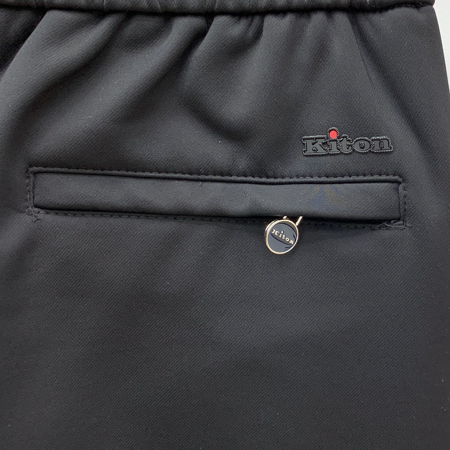 kiton 💥独家专供新款休闲裤 高端版本！专柜定制面料 舒适度高，细节无可挑剔，品牌元素设计理念，体现