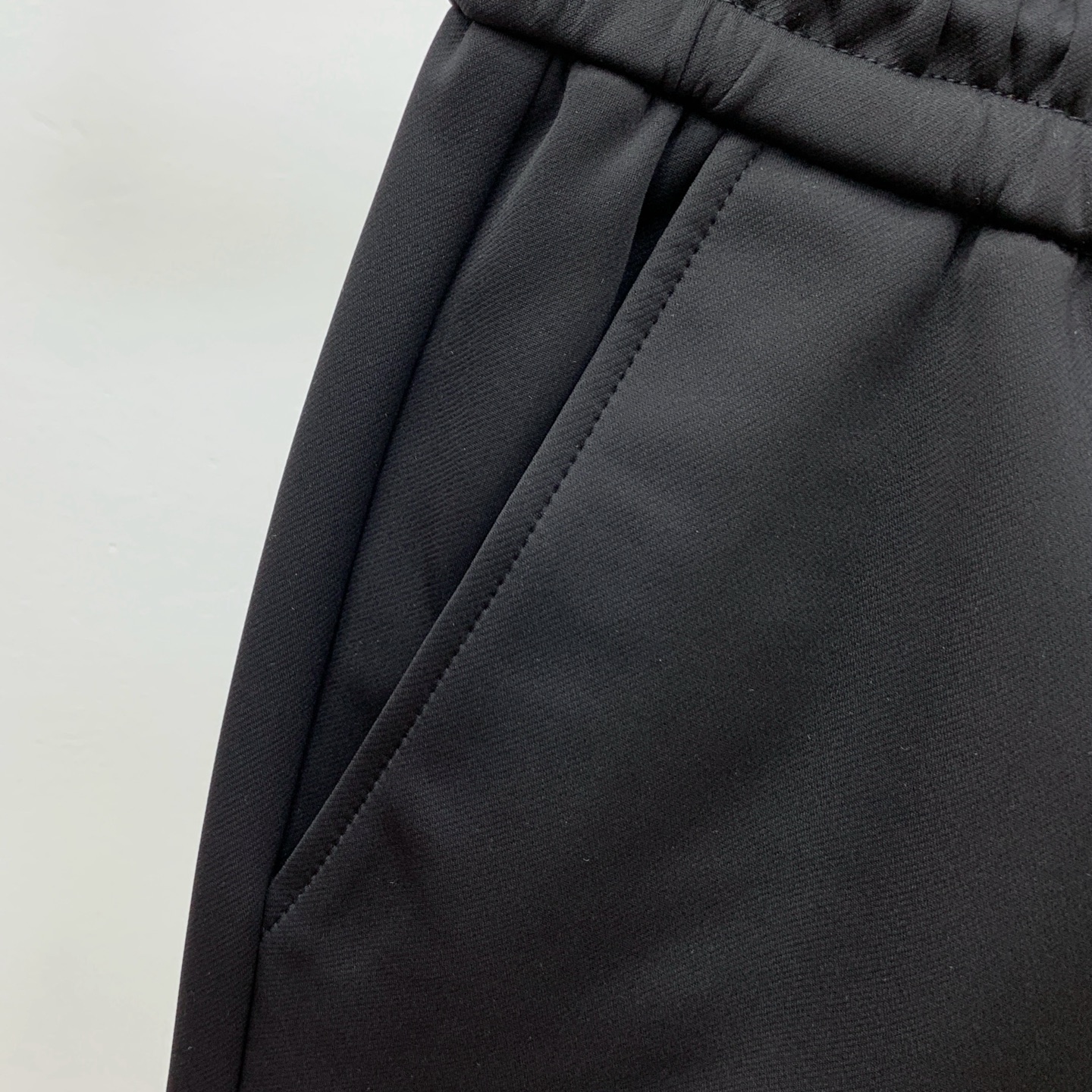 kiton 💥独家专供新款休闲裤 高端版本！专柜定制面料 舒适度高，细节无可挑剔，品牌元素设计理念，体现