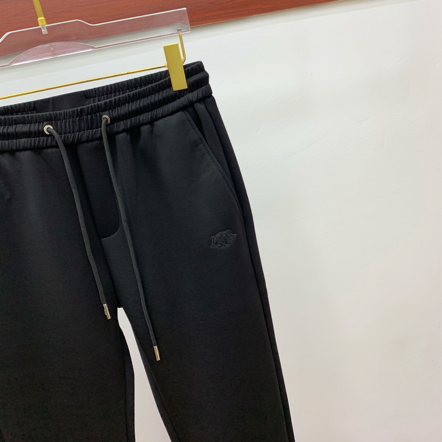 迪奥 💥独家专供新款休闲裤 高端版本！专柜定制面料 舒适度高，细节无可挑剔，品牌元素设计理念，体现高品质