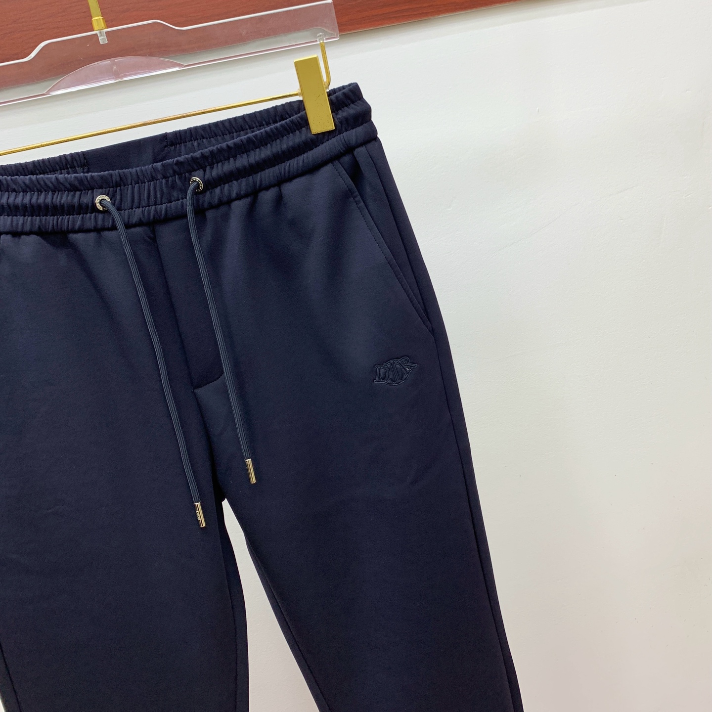 迪奥💥独家专供新款休闲裤 高端版本！专柜定制面料 舒适度高，细节无可挑剔，品牌元素设计理念，体现高品质。