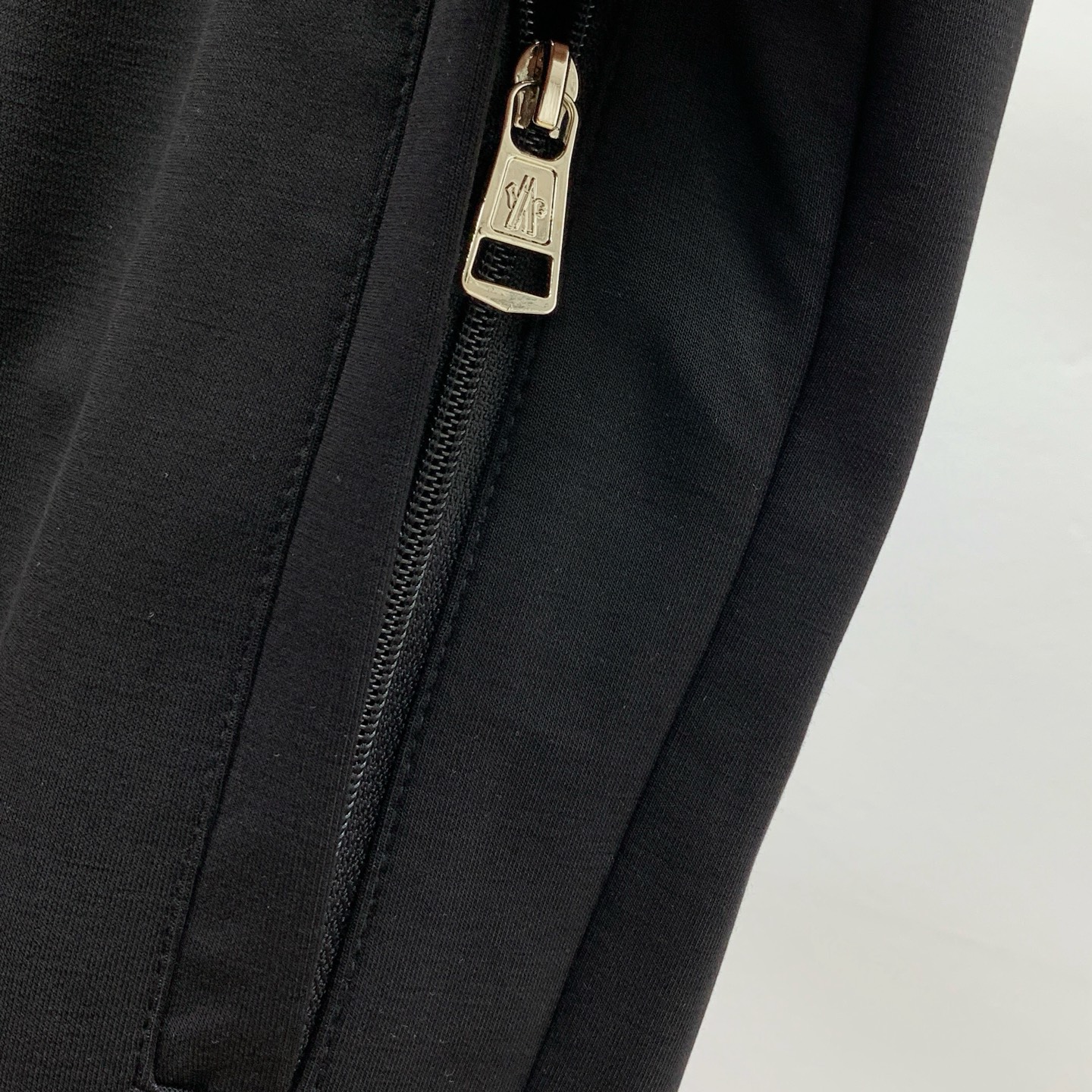 蒙口 💥独家专供新款休闲裤 高端版本！专柜定制面料 舒适度高，细节无可挑剔，品牌元素设计理念，体现高品质