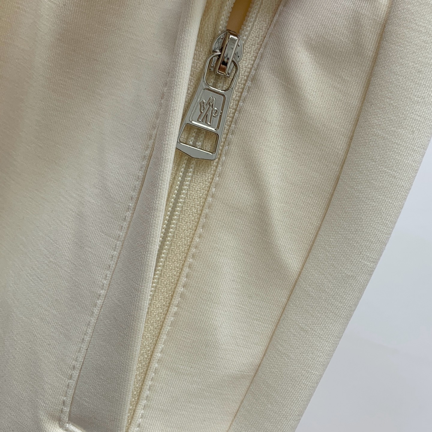 蒙口 💥独家专供新款休闲裤 高端版本！专柜定制面料 舒适度高，细节无可挑剔，品牌元素设计理念，体现高品质