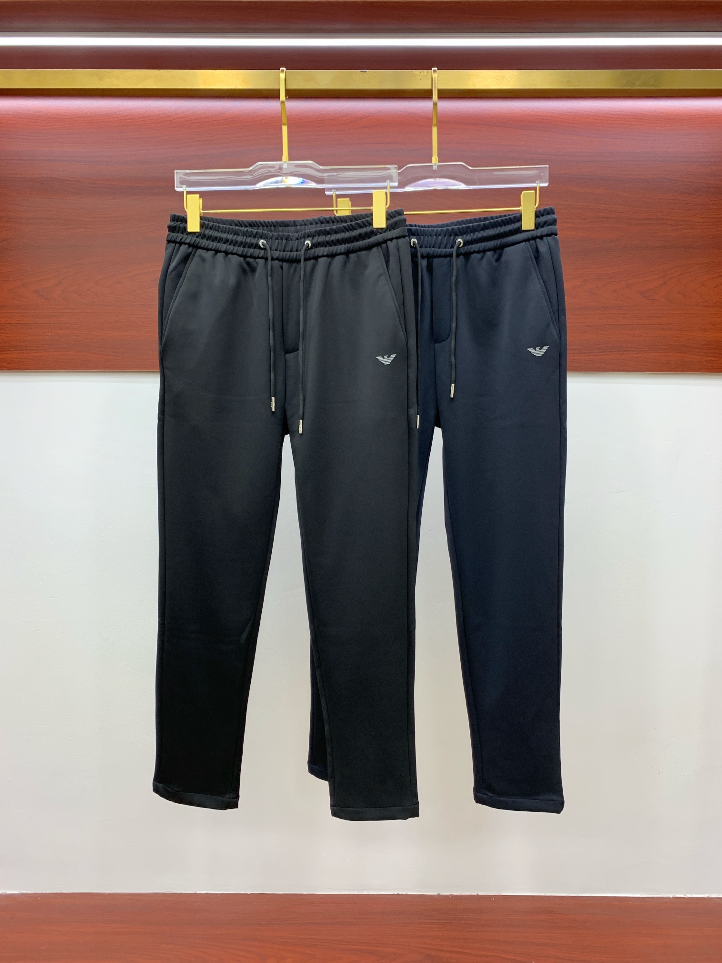 阿玛尼💥独家专供新款休闲裤 高端版本！专柜定制面料 舒适度高，细节无可挑剔，品牌元素设计理念，体现高品质