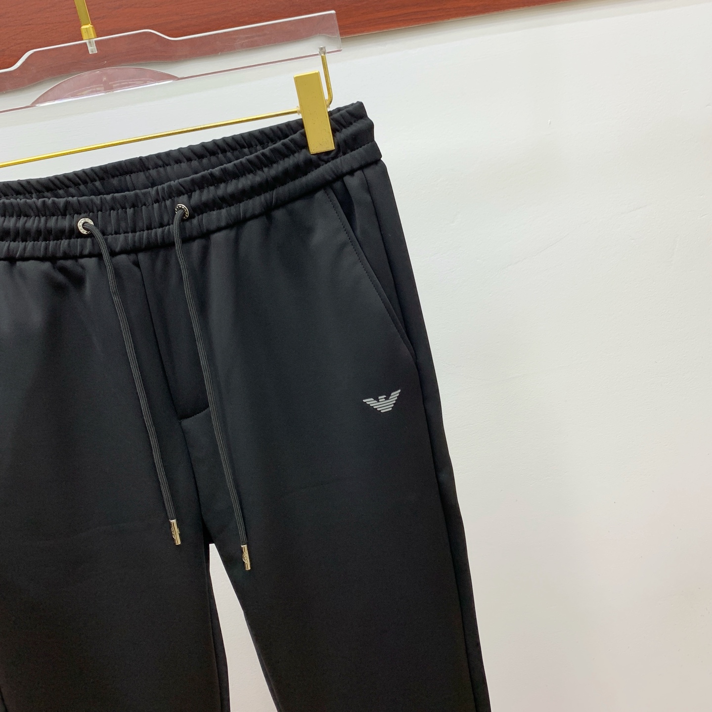 阿玛尼💥独家专供新款休闲裤 高端版本！专柜定制面料 舒适度高，细节无可挑剔，品牌元素设计理念，体现高品质