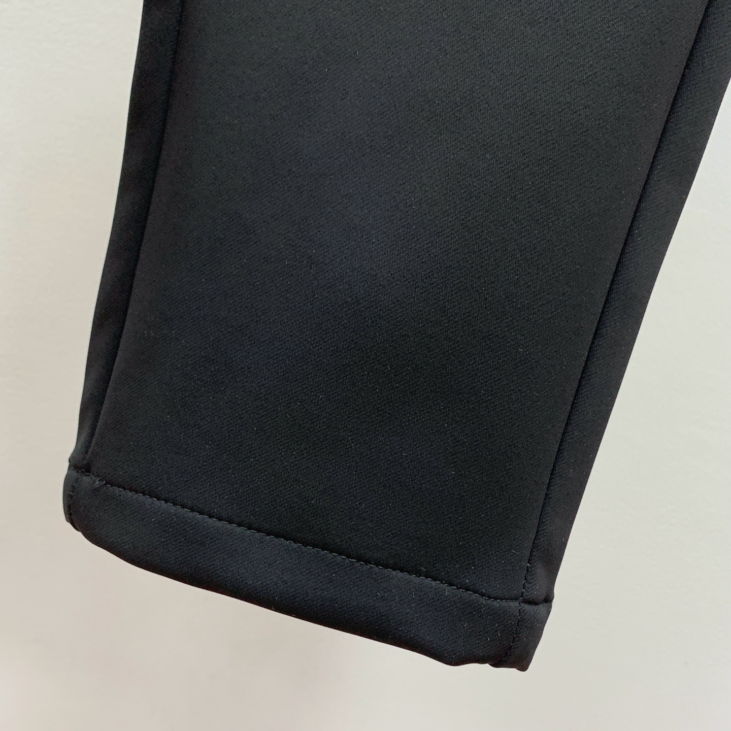 阿玛尼💥独家专供新款休闲裤 高端版本！专柜定制面料 舒适度高，细节无可挑剔，品牌元素设计理念，体现高品质