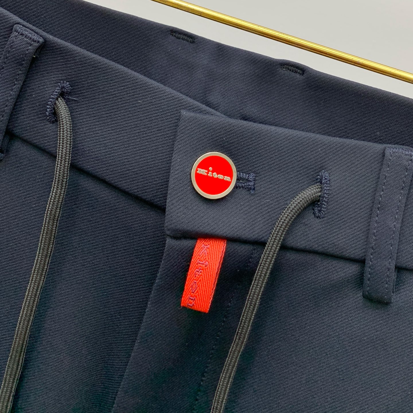 kiton 💥独家专供新款休闲裤 高端版本！专柜定制面料 舒适度高，细节无可挑剔，品牌元素设计理念，体现