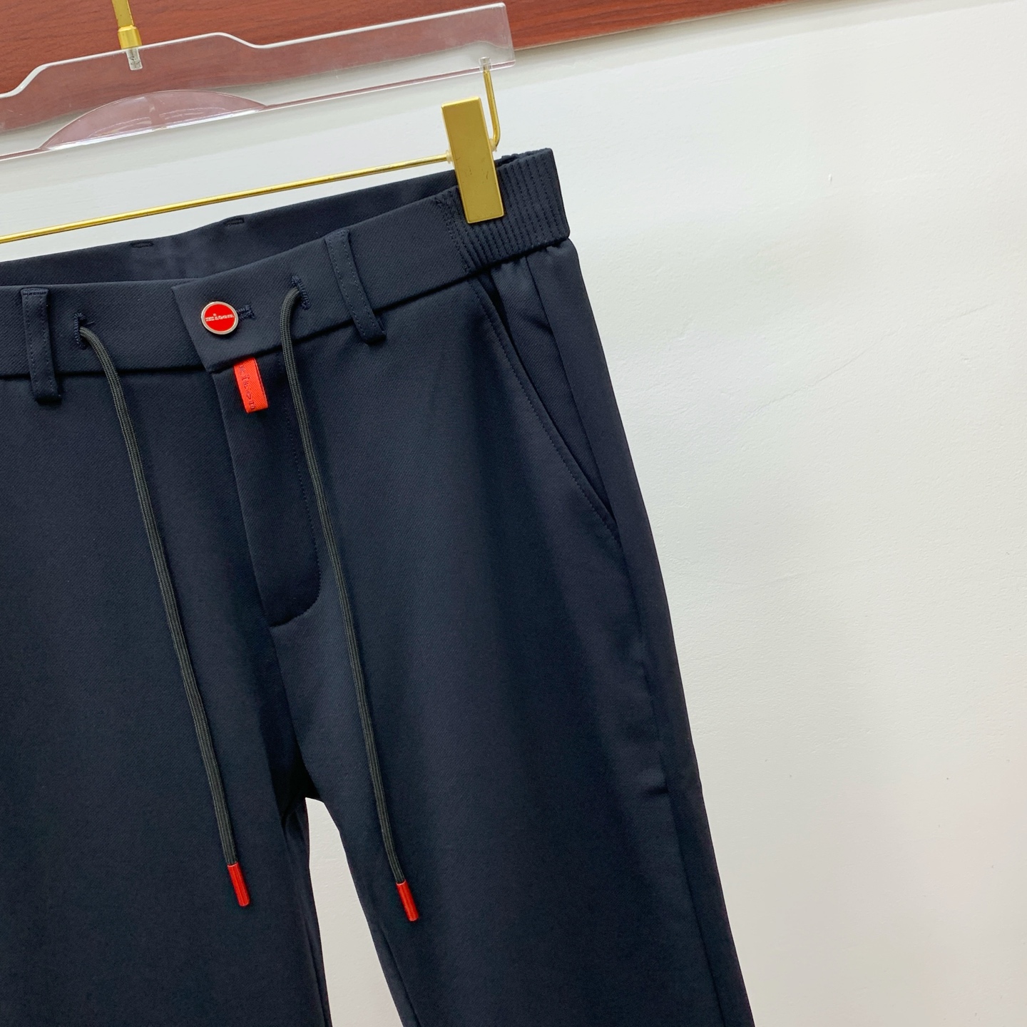 kiton 💥独家专供新款休闲裤 高端版本！专柜定制面料 舒适度高，细节无可挑剔，品牌元素设计理念，体现