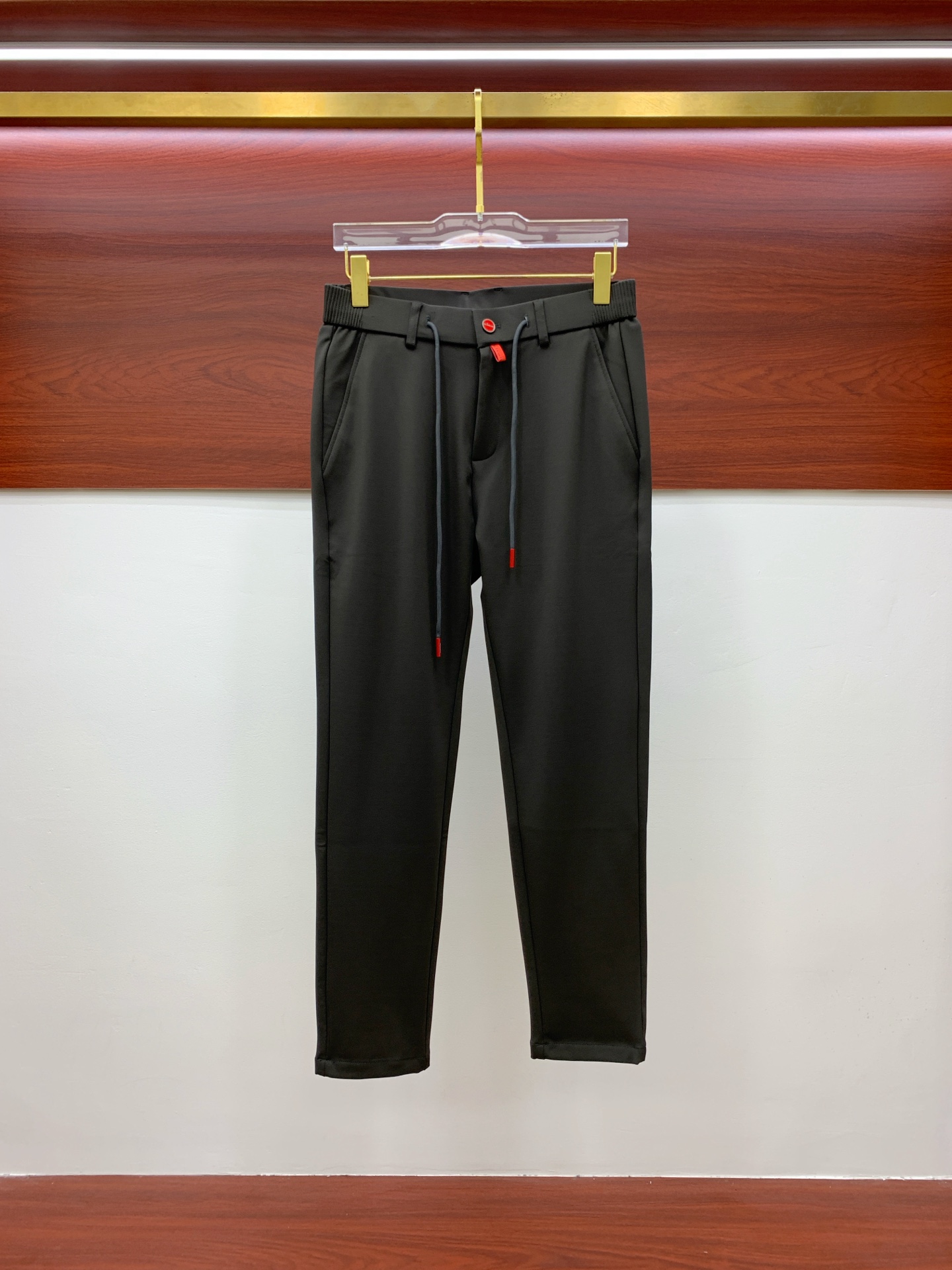 kiton 💥独家专供新款休闲裤 高端版本！专柜定制面料 舒适度高，细节无可挑剔，品牌元素设计理念，体现