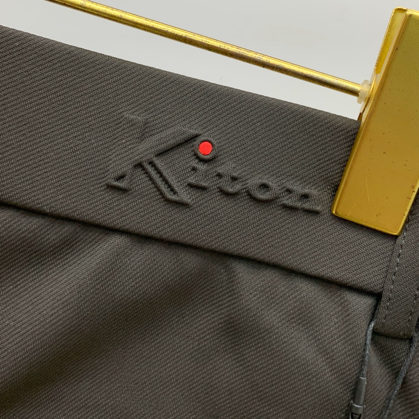 kiton 💥独家专供新款休闲裤 高端版本！专柜定制面料 舒适度高，细节无可挑剔，品牌元素设计理念，体现