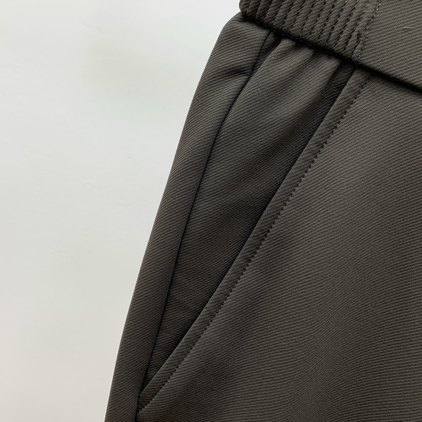 kiton 💥独家专供新款休闲裤 高端版本！专柜定制面料 舒适度高，细节无可挑剔，品牌元素设计理念，体现