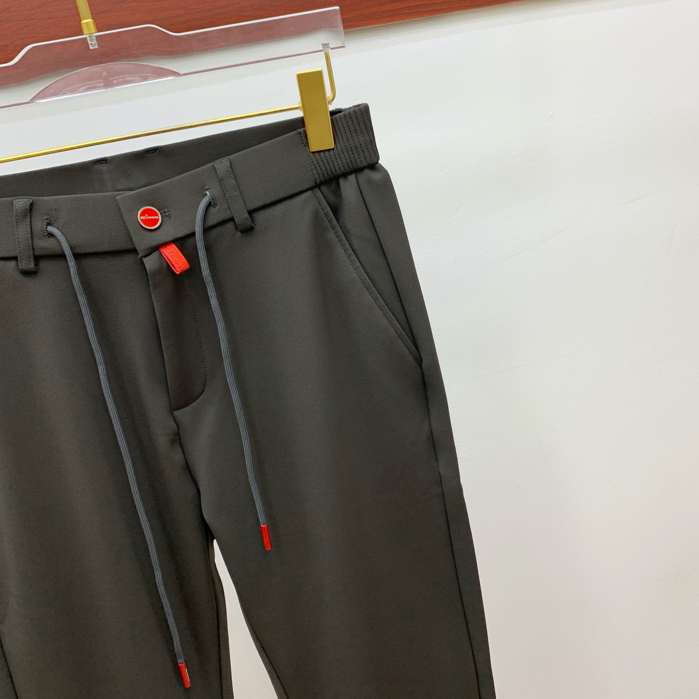 kiton 💥独家专供新款休闲裤 高端版本！专柜定制面料 舒适度高，细节无可挑剔，品牌元素设计理念，体现