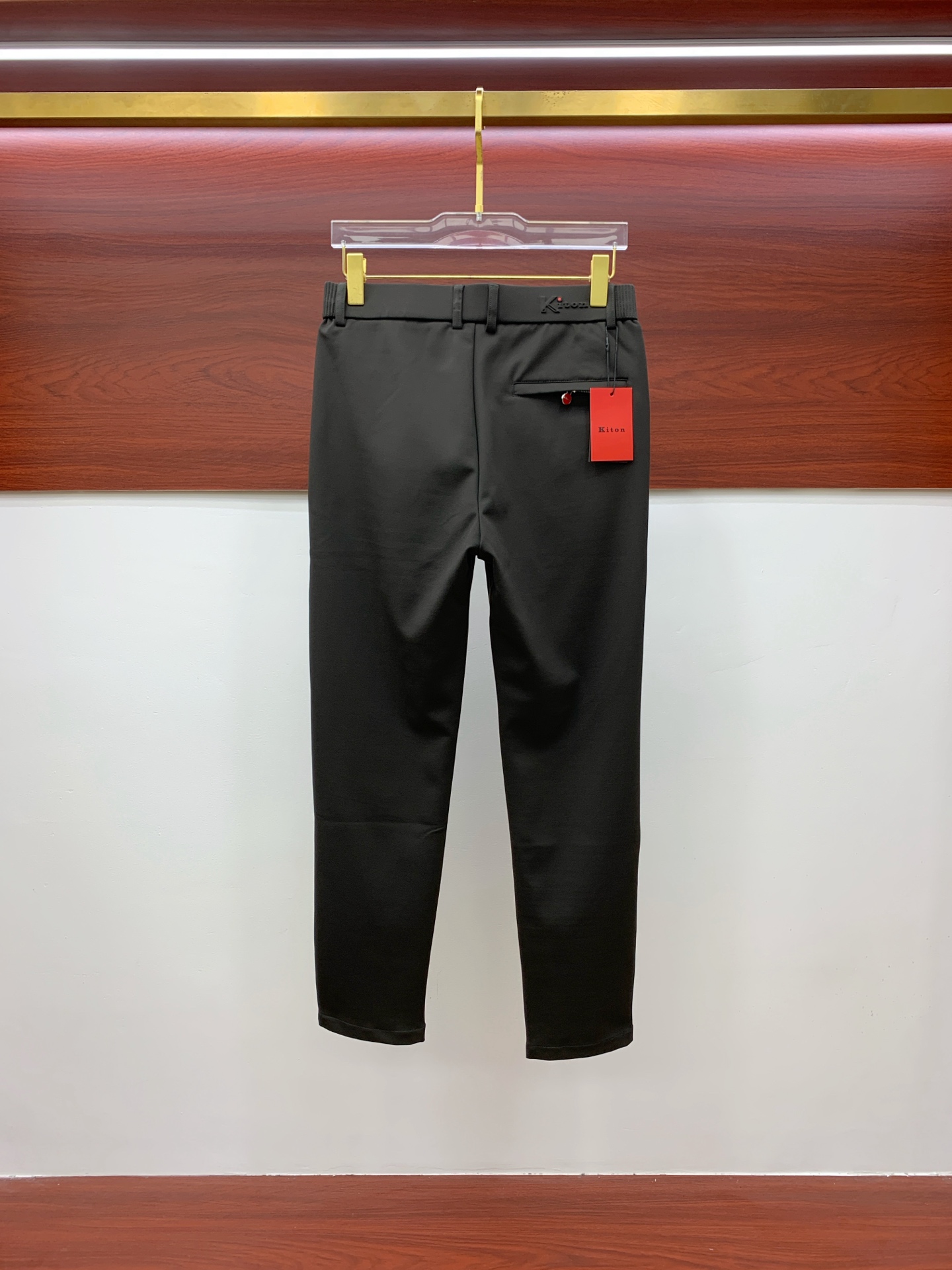 kiton 💥独家专供新款休闲裤 高端版本！专柜定制面料 舒适度高，细节无可挑剔，品牌元素设计理念，体现