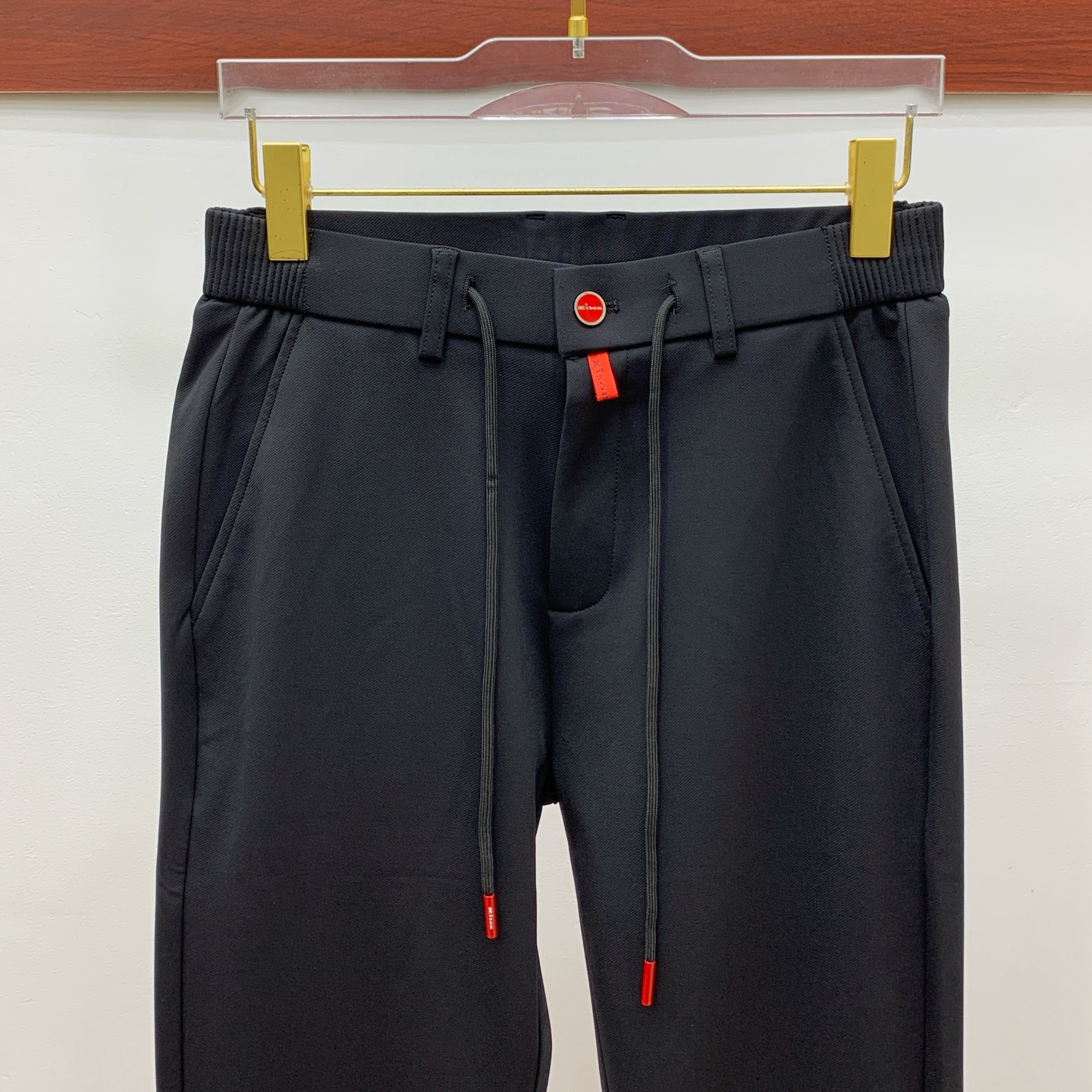 kiton 💥独家专供新款休闲裤 高端版本！专柜定制面料 舒适度高，细节无可挑剔，品牌元素设计理念，体现