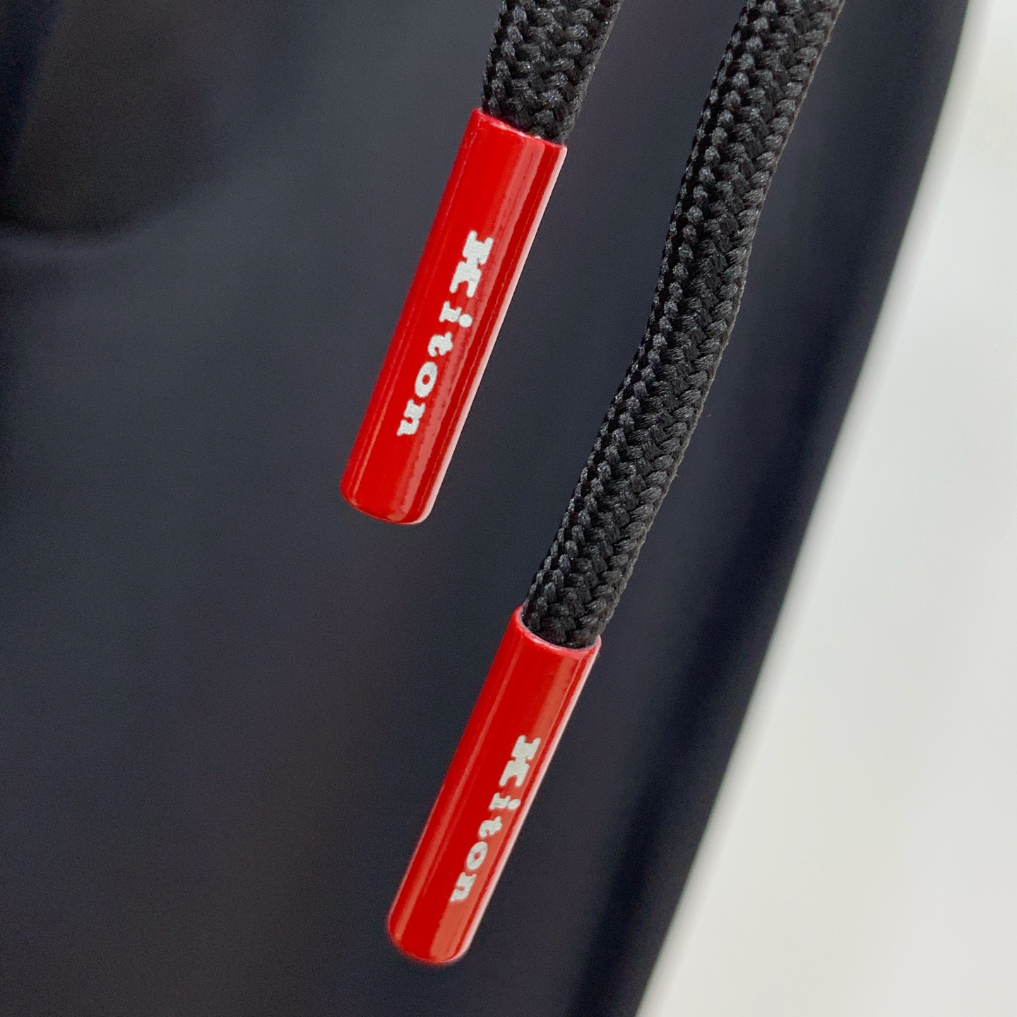 kiton 💥独家专供新款休闲裤 高端版本！专柜定制面料 舒适度高，细节无可挑剔，品牌元素设计理念，体现