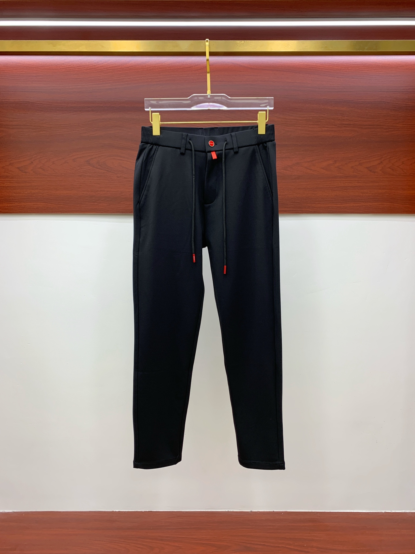 kiton 💥独家专供新款休闲裤 高端版本！专柜定制面料 舒适度高，细节无可挑剔，品牌元素设计理念，体现