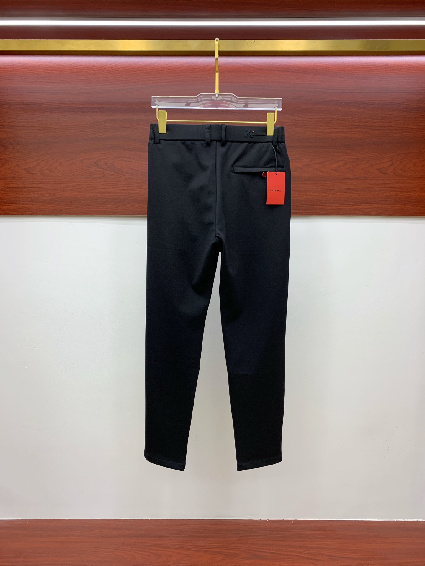 kiton 💥独家专供新款休闲裤 高端版本！专柜定制面料 舒适度高，细节无可挑剔，品牌元素设计理念，体现