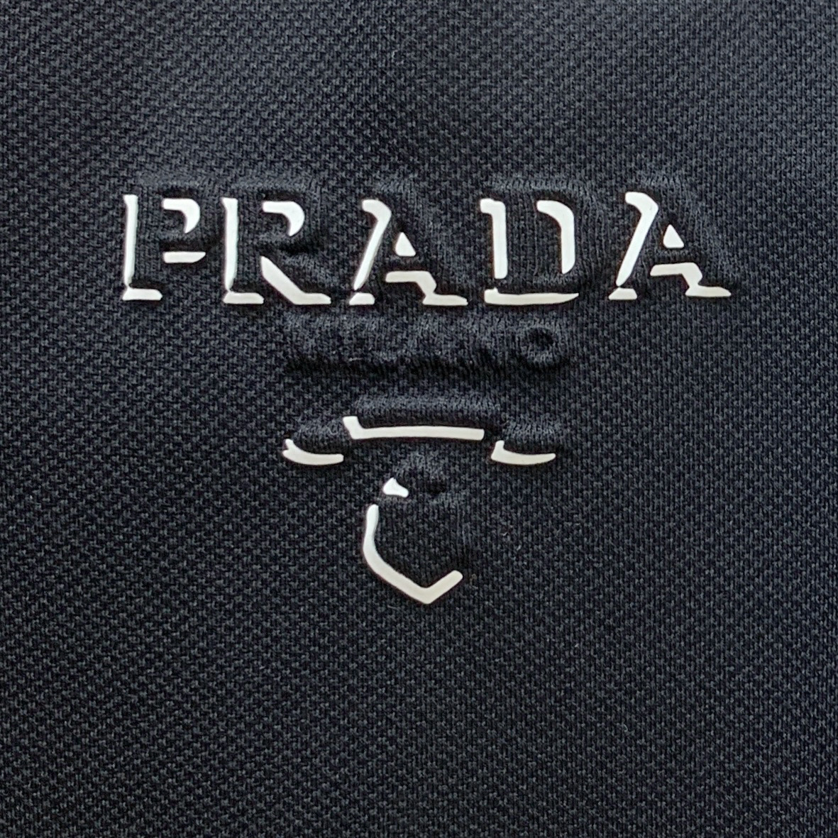 普拉达 💥独家专供新款休闲裤 高端版本！专柜定制面料 舒适度高，细节无可挑剔，品牌元素设计理念，体现高品