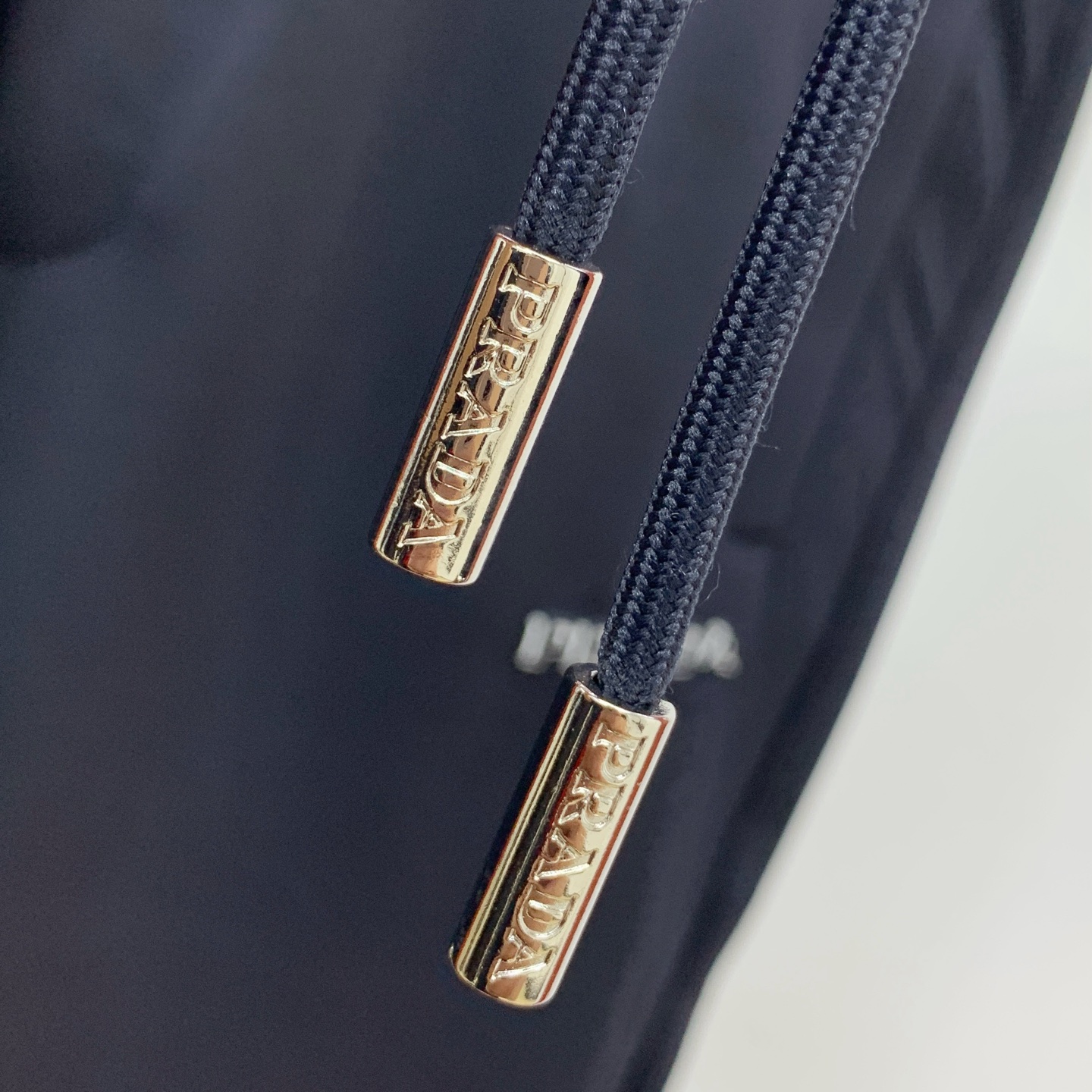 普拉达 💥独家专供新款休闲裤 高端版本！专柜定制面料 舒适度高，细节无可挑剔，品牌元素设计理念，体现高品