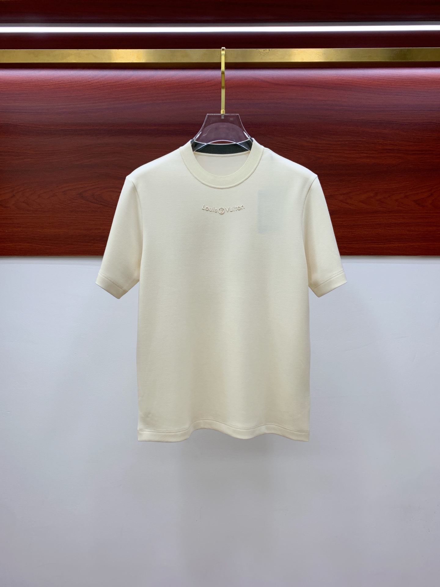 NO:649458,lv short-sleeved sweater 2025 autumn and winter latest series, 1:1 top replica at the counter, all in good condition!  Thick style, a must-have item for fashionistas!  Those who know the goods should hurry up and start. Fabric: cashmere 10, wool 60, spandex 30, size M-3XL, Louis Vuitton, sweaters, T-shirt, alexander wang19860909lv 短袖毛衣 2025秋冬最新系列,专柜1:1顶级复刻,全品相！加厚款,潮人必备单品！懂货的老铁赶紧下手,面料羊绒10羊毛60氨纶30 尺码 M-3XL,,louis vuitton,sweaters,T-shirt,alexander wang,Men's clothing