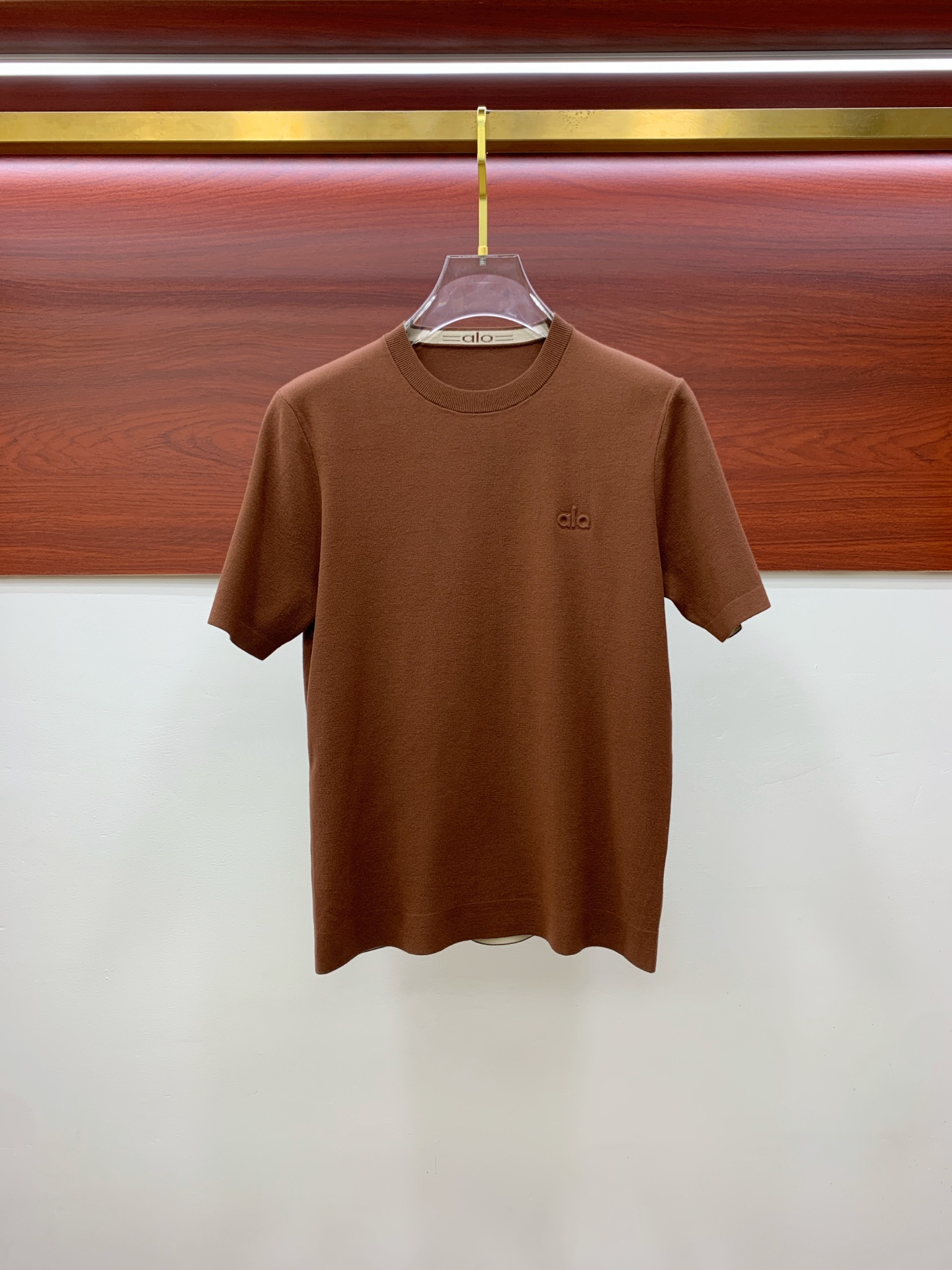 NO:649450,alo short-sleeved sweater 2025 autumn and winter latest series, 1:1 top replica at the counter, all in good condition!  Thick style, a must-have item for fashionistas!  Those who know the stuff should hurry up and get started. Fabric: cashmere 10, wool 60, spandex 30, size M-3XL, sweaters, T-shirt, alexander wang19860909alo 短袖毛衣 2025秋冬最新系列,专柜1:1顶级复刻,全品相！加厚款,潮人必备单品！懂货的老铁赶紧下手,面料羊绒10羊毛60氨纶30 尺码 M-3XL,,sweaters,T-shirt,alexander wang,Men's clothing