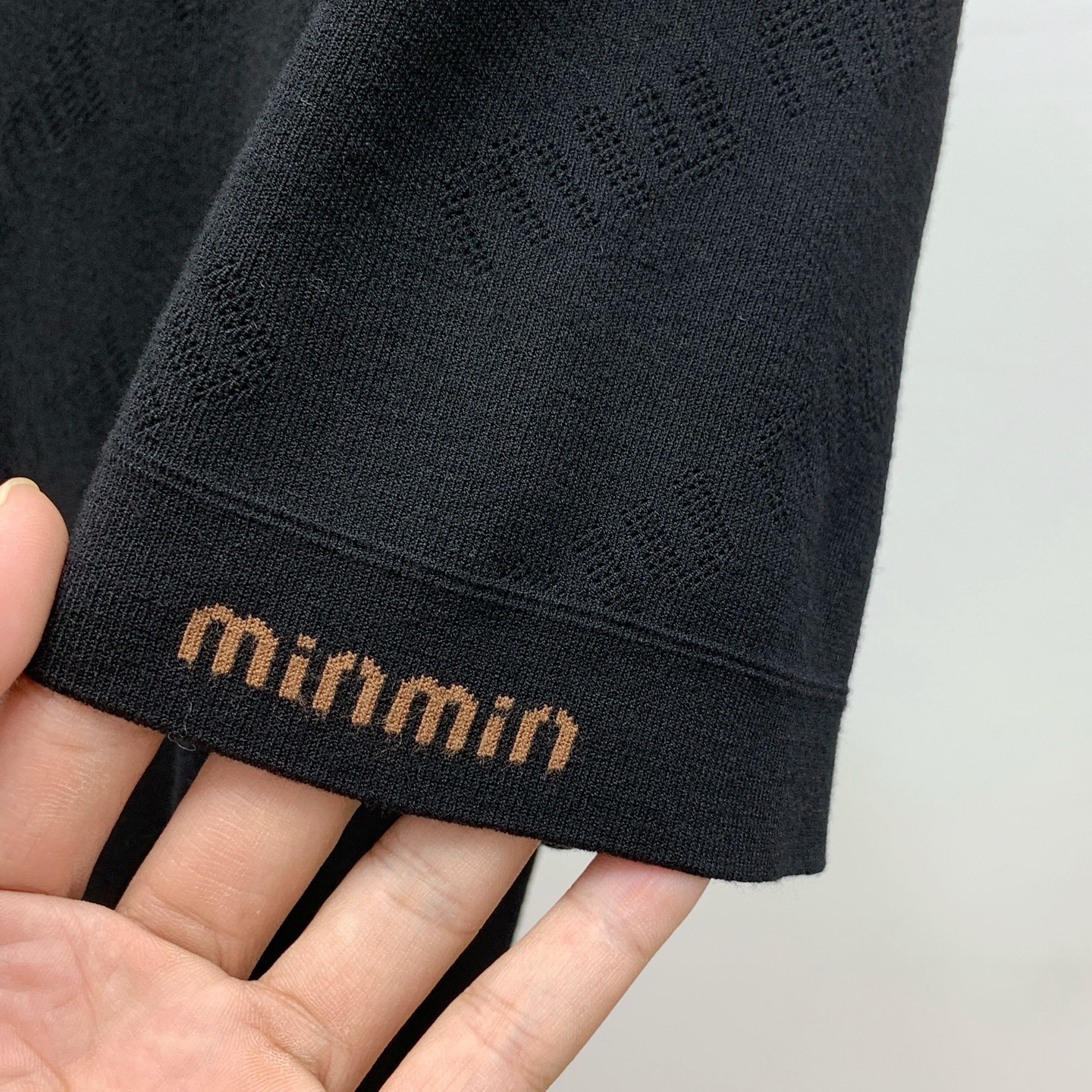 谬谬 miumiu 短袖毛衣 2025秋冬最新系列，专柜1:1顶级复刻，全品相！加厚款，潮人必备单品！懂