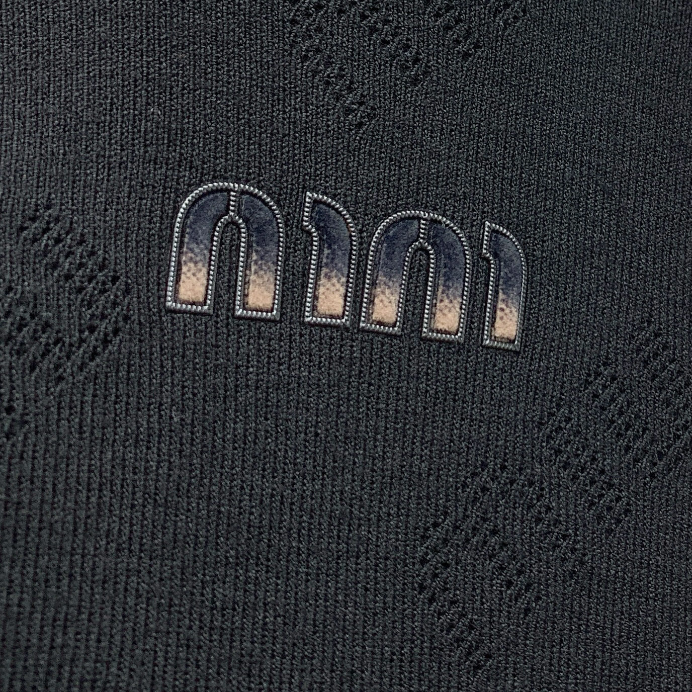 谬谬 miumiu 短袖毛衣 2025秋冬最新系列，专柜1:1顶级复刻，全品相！加厚款，潮人必备单品！懂