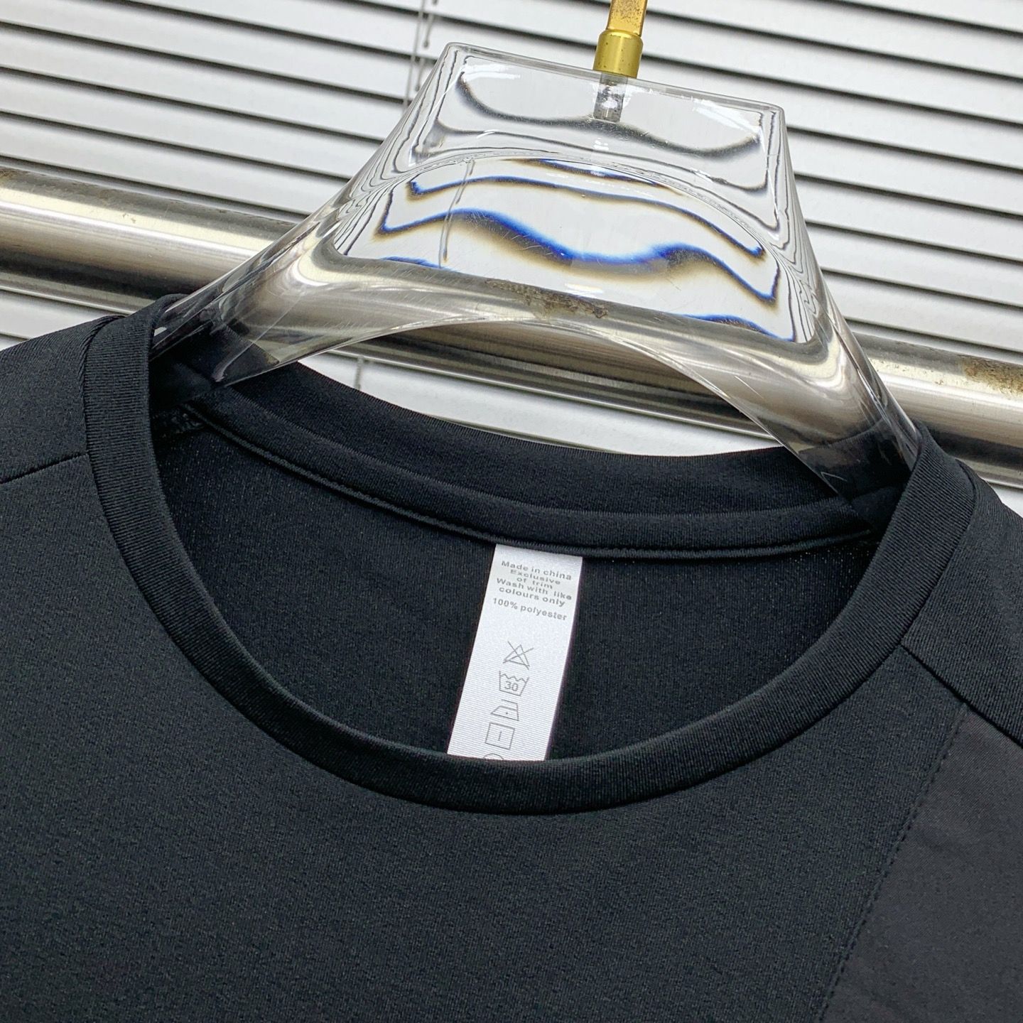 供货价:80💰『常熟热销篇章』顶级贸易货,工厂1:1定制,原包装+原吊牌
凯乐石新款 经典立体硅胶压印 功能性面料 纯色长袖卫衣T恤 三标齐全
颜色：黑色
码数:m到4xl







