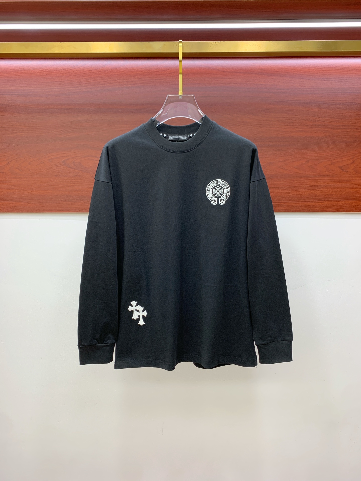 NO:524540,Croxin 25ss autumn [new product] new trade order round neck long sleeve base shirt long sleeve T-shirt internet celebrity style!  The upper body is comfortable and breathable, not stiff, and the overall three-dimensional sense is rich, and the quality export orders meet the simple needs of commuters for dress. The upper body is very effective, it looks slim and does not picky about the figure. The fabric workmanship... Improper, good craftsmanship can make you look good and tasteful, a must-have item for people with codes M-3XL, chrome hearts,tees, t-shirt, alexander wang19860909克罗心25ss秋季【新品】新款贸易订单圆领长袖打底衫长袖T恤网红款！上身舒适透气,不僵硬,整体有着丰富的立体感,品质出口订单,满足通勤人们对于着装的简约需求,上身效果很好,显瘦,不挑剔身材.面料做工....无可挑剔,好工艺好面料才能穿出好品味一款,人手必备单品 码数M-3XL,,chrome hearts,tees，t-shirt,alexander wang,Men's clothing