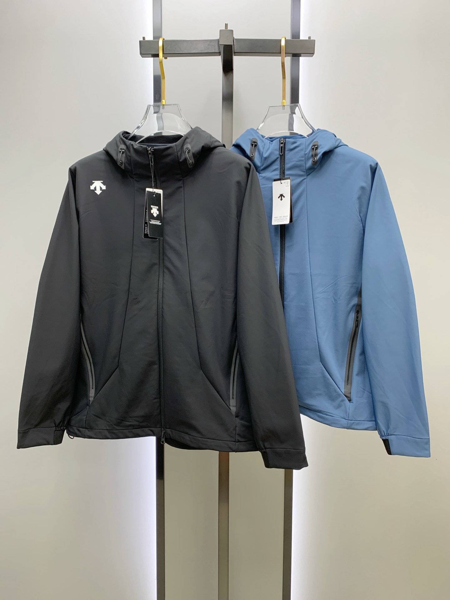 NO:528870,DiSant 25ss Early Autumn [New Product] Trench coat jacket popular, autumn and winter counter new casual and fashionable jacket!  Super avant-garde design style, delicate and comfortable, very light and not easy to wrinkle. Multiple craftsmanship The overall design is quite visual, the upper body is casual and stylish, with a certain degree of clarity, absolutely recommended to be at the most cutting-edge fashion temperament, a must-have for urban casualness. S-2xl,, jackets & coats, jackets & coats, alexander wang19860909迪桑特25ss早秋【新品】风衣夹克外套爆款 秋冬专柜新款休闲时尚夹克外套！超前卫设计风格 细腻舒适 穿着非常轻便不易起皱.多重重工艺 整体的设计颇具视觉感,上身休闲有型,有一定的挺括度,绝对走在时尚最尖端的气质感推荐,都市休闲必备.码数S-2xl,,jackets & coats,jackets & coats,alexander wang,Men's clothing