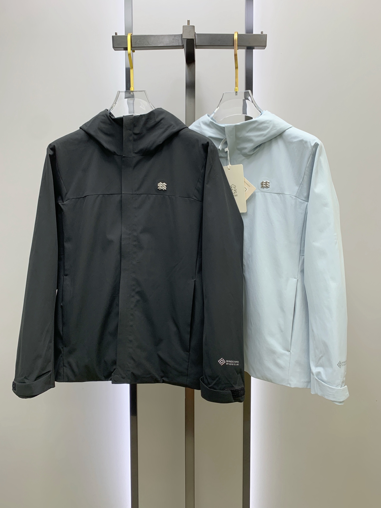 NO:528873,Kelong 25ss early autumn [new product] windbreaker jacket jacket popular, autumn and winter counter new casual and fashionable jacket jacket!  Super avant-garde design style, delicate and comfortable, very light and not easy to wrinkle. Multiple craftsmanship The overall design is quite visual, the upper body is casual and stylish, with a certain degree of clarity, absolutely recommended to be at the most cutting-edge fashion temperament, a must-have for urban casualness. S-2xl,, jackets & coats, jackets & coats, alexander wang19860909可隆25ss早秋【新品】风衣夹克外套爆款 秋冬专柜新款休闲时尚夹克外套！超前卫设计风格 细腻舒适 穿着非常轻便不易起皱.多重重工艺 整体的设计颇具视觉感,上身休闲有型,有一定的挺括度,绝对走在时尚最尖端的气质感推荐,都市休闲必备.码数S-2xl,,jackets & coats,jackets & coats,alexander wang,Men's clothing