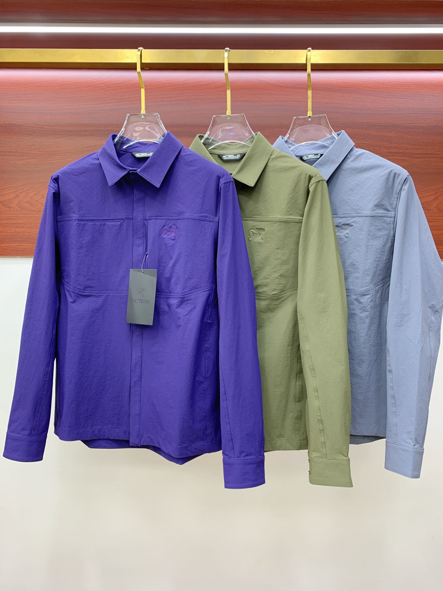 NO:528858,Archaeoptera Bird 25ss Early Autumn [New Product] Trench coat jacket popular, autumn and winter counter new casual and fashionable jacket!  Super avant-garde design style, delicate and comfortable, very light and not easy to wrinkle. Multiple craftsmanship The overall design is quite visual, the upper body is casual and stylish, with a certain degree of clarity, absolutely recommended to be at the most cutting-edge fashion temperament, a must-have for urban casualness. S-2XL, arc'teryx, jackets & coats, jackets & coats, alexander wang19860909始祖鸟25ss早秋【新品】风衣夹克外套爆款 秋冬专柜新款休闲时尚夹克外套！超前卫设计风格 细腻舒适 穿着非常轻便不易起皱.多重重工艺 整体的设计颇具视觉感,上身休闲有型,有一定的挺括度,绝对走在时尚最尖端的气质感推荐,都市休闲必备.码数S-2XL,arc'teryx,jackets & coats,jackets & coats,alexander wang,Men's clothing