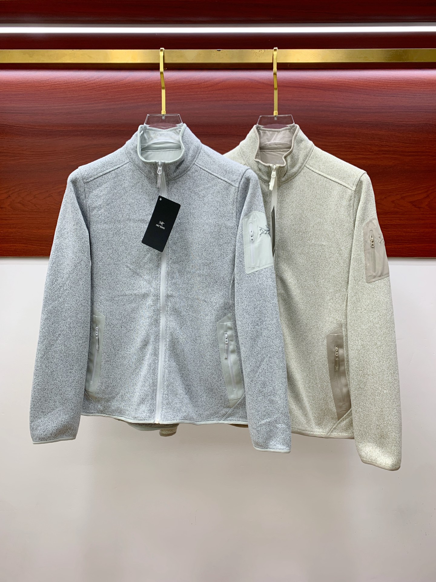 NO:528861,Archaeoptera Bird 25ss Early Autumn [New Product] Trench coat jacket popular, plush style autumn and winter counter new casual and fashionable jacket jacket!  Super avant-garde design style, delicate and comfortable, very light and not easy to wrinkle. Multiple craftsmanship The overall design is quite visual, the upper body is casual and stylish, with a certain degree of clarity, absolutely recommended to be at the most cutting-edge fashion temperament, a must-have for urban casualness. Code number M-2XL, arc'teryx, jackets & coats, jackets & coats, alexander wang19860909始祖鸟25ss早秋【新品】风衣夹克外套爆款 加绒款秋冬专柜新款休闲时尚夹克外套！超前卫设计风格 细腻舒适 穿着非常轻便不易起皱.多重重工艺 整体的设计颇具视觉感,上身休闲有型,有一定的挺括度,绝对走在时尚最尖端的气质感推荐,都市休闲必备.码数M-2XL,arc'teryx,jackets & coats,jackets & coats,alexander wang,Men's clothing