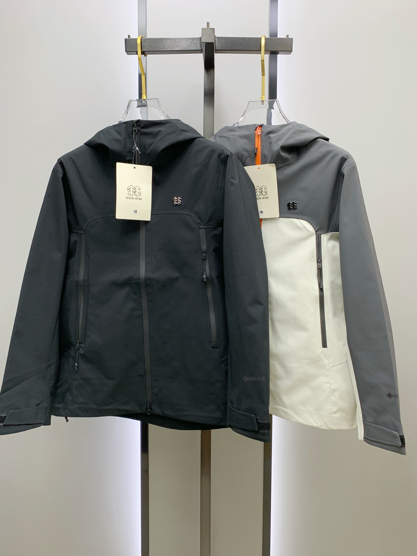 NO:537464,Kelong 25ss early autumn [new product] windbreaker jacket jacket popular, autumn and winter counter new casual and fashionable jacket jacket!  Super avant-garde design style, delicate and comfortable, very light and not easy to wrinkle. Multiple craftsmanship The overall design is quite visual, the upper body is casual and stylish, with a certain degree of clarity, absolutely recommended to be at the most cutting-edge fashion temperament, a must-have for urban casualness. S-3XL,, jackets & coats, jackets & coats, alexander wang19860909可隆25ss早秋【新品】风衣夹克外套爆款 秋冬专柜新款休闲时尚夹克外套！超前卫设计风格 细腻舒适 穿着非常轻便不易起皱.多重重工艺 整体的设计颇具视觉感,上身休闲有型,有一定的挺括度,绝对走在时尚最尖端的气质感推荐,都市休闲必备.码数S-3XL,,jackets & coats,jackets & coats,alexander wang,Men's clothing