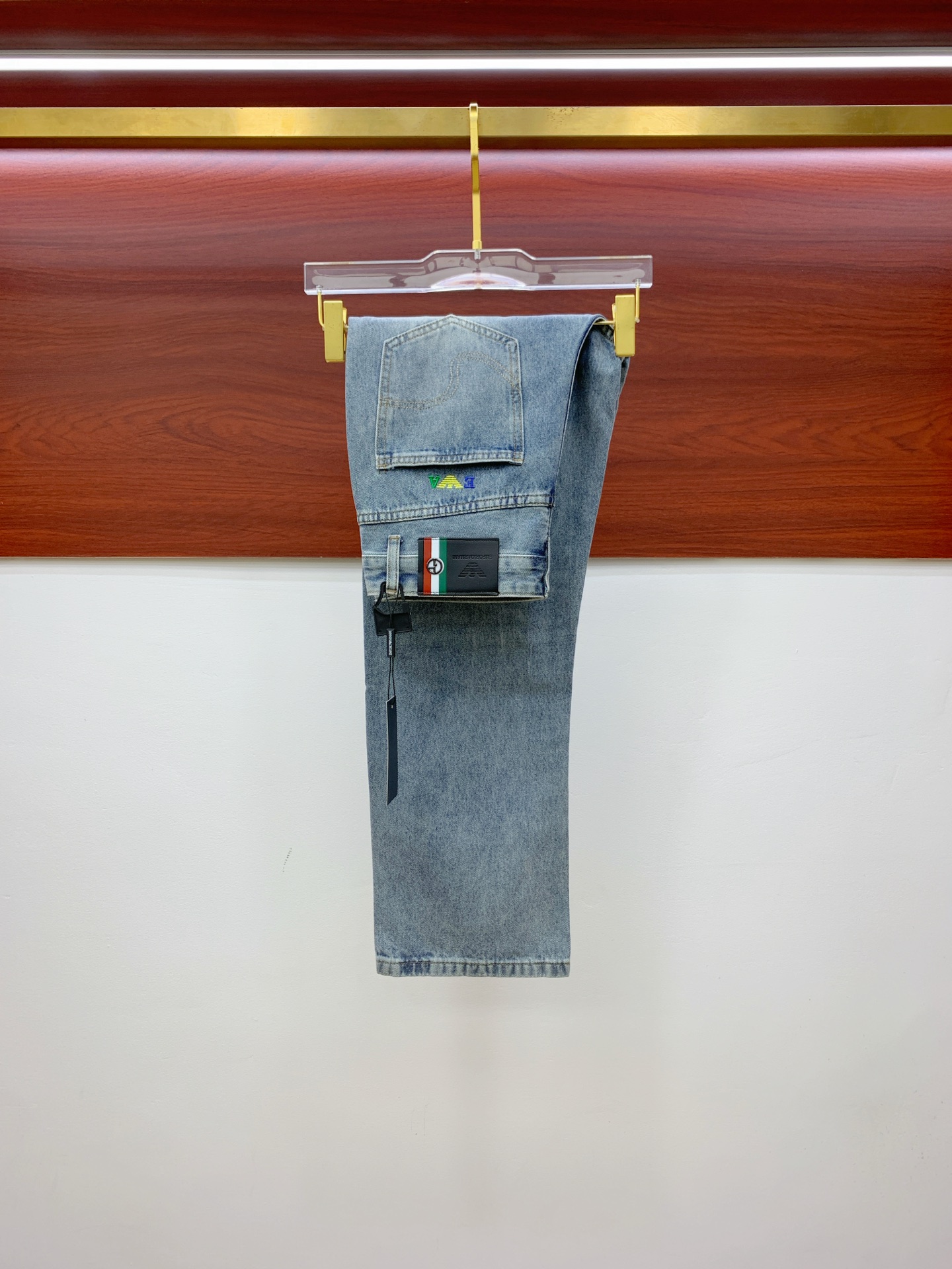 NO:538433,Armani [New Product] is available for high-end exclusive sale. The 25SS four-season super-burning street-explosion series is the most exclusive and grandly launched. Original custom high-end quality fabric, customized hardware style slim tailoring, fabric with elasticity, micro-elastic upper body comfort, a must-have item!  Counter size 29-38 (no 35 no 37), Armani, jeans, alexander wang19860909阿玛尼【新品】高端独家发售 25SS四季款超燃炸街系列之最牛仔裤 独家隆重推出 原版定制高端品质面料 定制五金版型修身剪裁 面料带弹力 微弹上身舒适度超高 必爆单品！专柜尺码29-38（无35无37）,,armani,jeans,alexander wang,Men's clothing