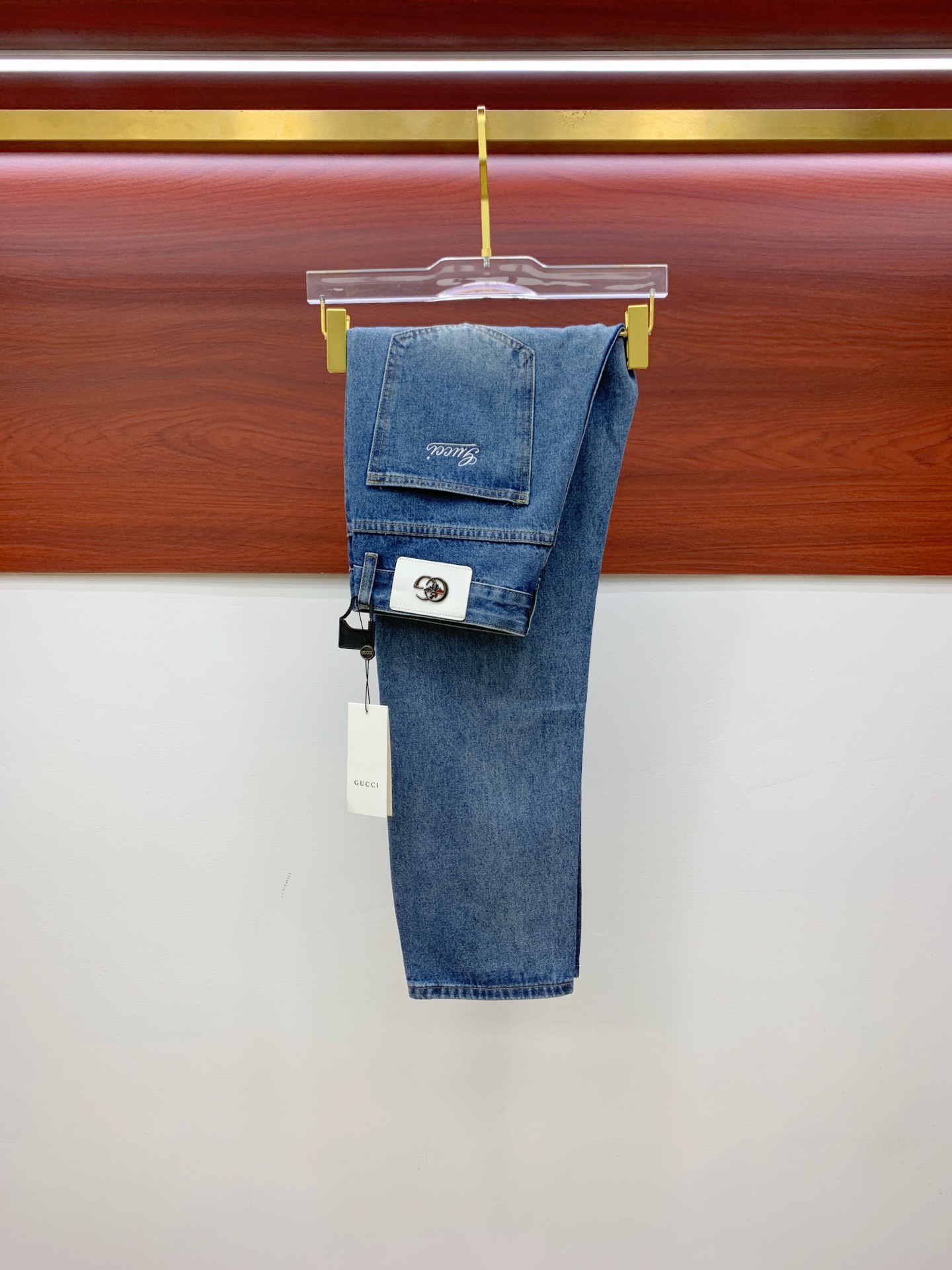 NO:538451,Gucci [New Product] is available for high-end exclusive sale. The 25SS four-season super-burning street-explosion series is the most exclusive and grandly launched. Original custom high-end quality fabric, customized hardware style slim-fitting tailoring, fabric with elasticity, micro-elastic upper body comfort, a must-have item!  Counter size 29-38 (no 35 no 37), gucci, jeans, alexander wang19860909古驰【新品】高端独家发售 25SS四季款超燃炸街系列之最牛仔裤 独家隆重推出 原版定制高端品质面料 定制五金版型修身剪裁 面料带弹力 微弹上身舒适度超高 必爆单品！专柜尺码29-38（无35无37）,,gucci,jeans,alexander wang,Men's clothing