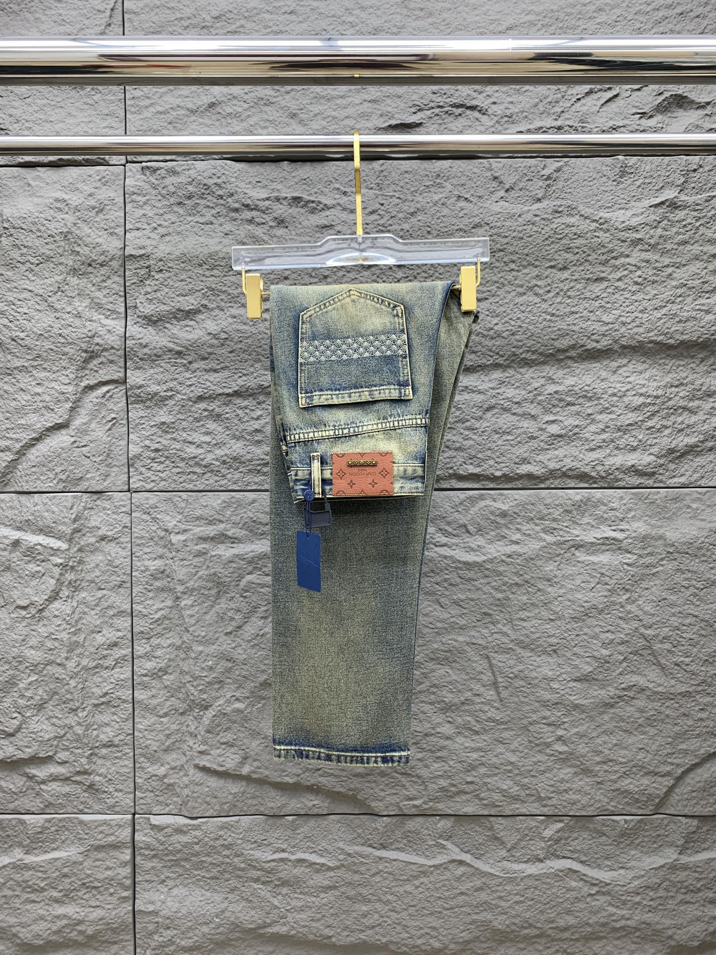 NO:532180,Lv【New Product】Exclusively available for high-end and exclusive 25SS four-season super-burning street-explosion series The most exclusive jeans launched. Original custom high-end quality fabric, customized hardware style slim-fitting tailoring, fabric with elasticity, micro-elastic upper body comfort, must-explode item!  Counter size 29-38 (no 35 no 37), louis vuitton, jeans, alexander wang19860909Lv【新品】高端独家发售 25SS四季款超燃炸街系列之最牛仔裤 独家隆重推出 原版定制高端品质面料 定制五金版型修身剪裁 面料带弹力 微弹上身舒适度超高 必爆单品！专柜尺码29-38（无35无37）,,louis vuitton,jeans,alexander wang,Men's clothing