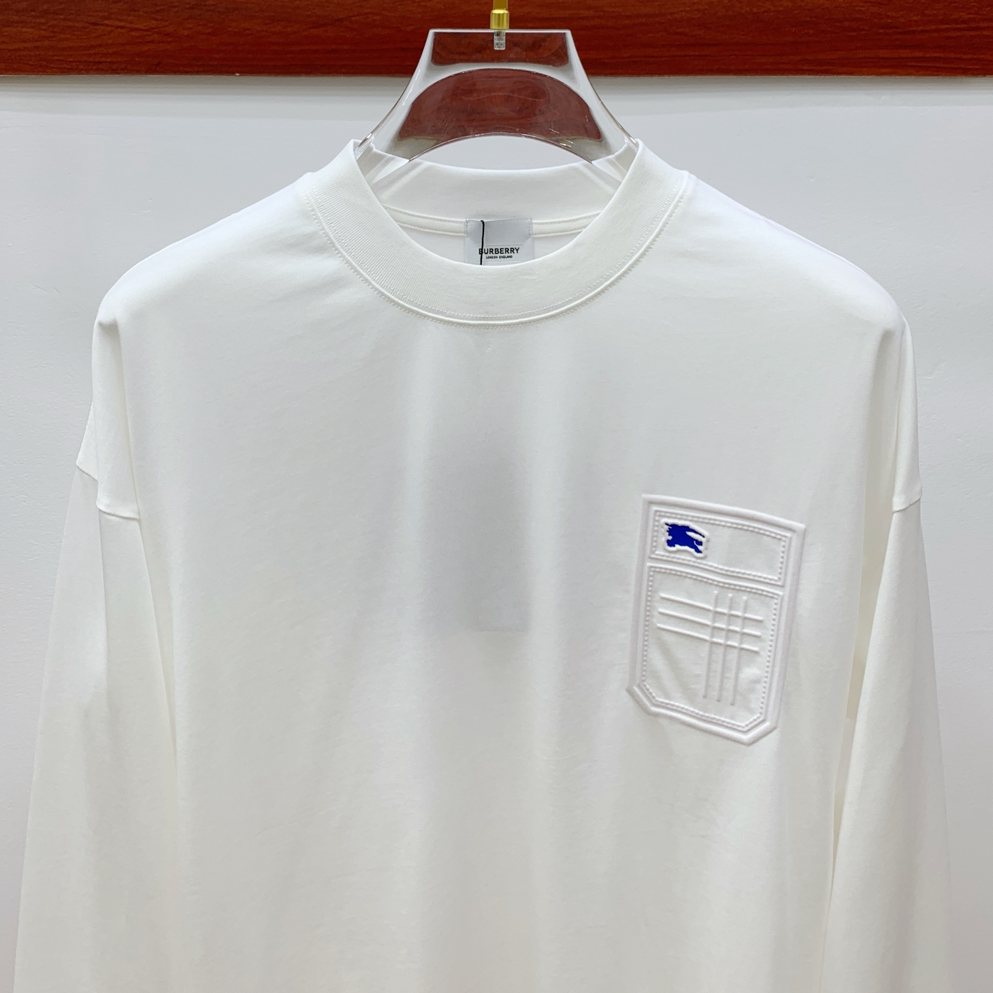 Burberry 25SS Crew Neck Sweatshirt Top Quality Embroidery Design Unisex 4 i1758805647766 7233 0 2