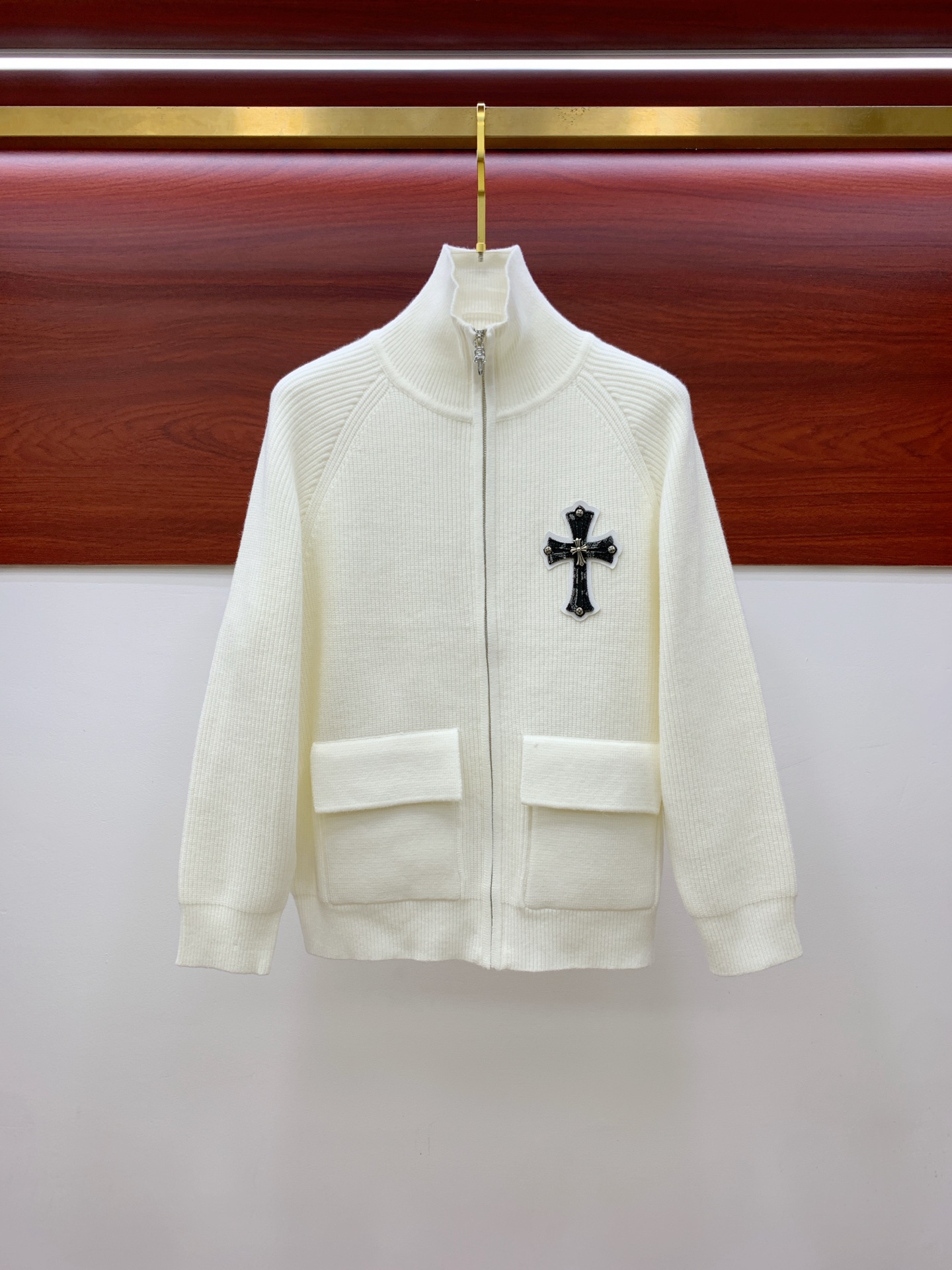 NO:539471,Croxin 25ss autumn and winter [new product] the latest and top cardigan wool knitted sweater jacket!  Cardigan sweater, exquisite color combination with new trendy pullovers, the top quality counter is on sale, top production crafts imported fabrics, unique design of the counter, using imported high-end custom imported silk thread feels first-class!  Official website for sale. Number of codes: M-3XL, chrome hearts, jackets & coats, sweaters, alexander wang19860909克罗心25ss秋冬【新品】最新最顶级开衫羊毛针织衫外套 ！开衫毛衣,精致配色融合新款潮套头衫,最顶级的品质专柜在售,顶级制作工艺进口面料,专柜款独特设计,采用进口高端订制进口丝线手感一流！官网在售. 码数:M-3XL,,chrome hearts,jackets & coats,sweaters,alexander wang,Men's clothing